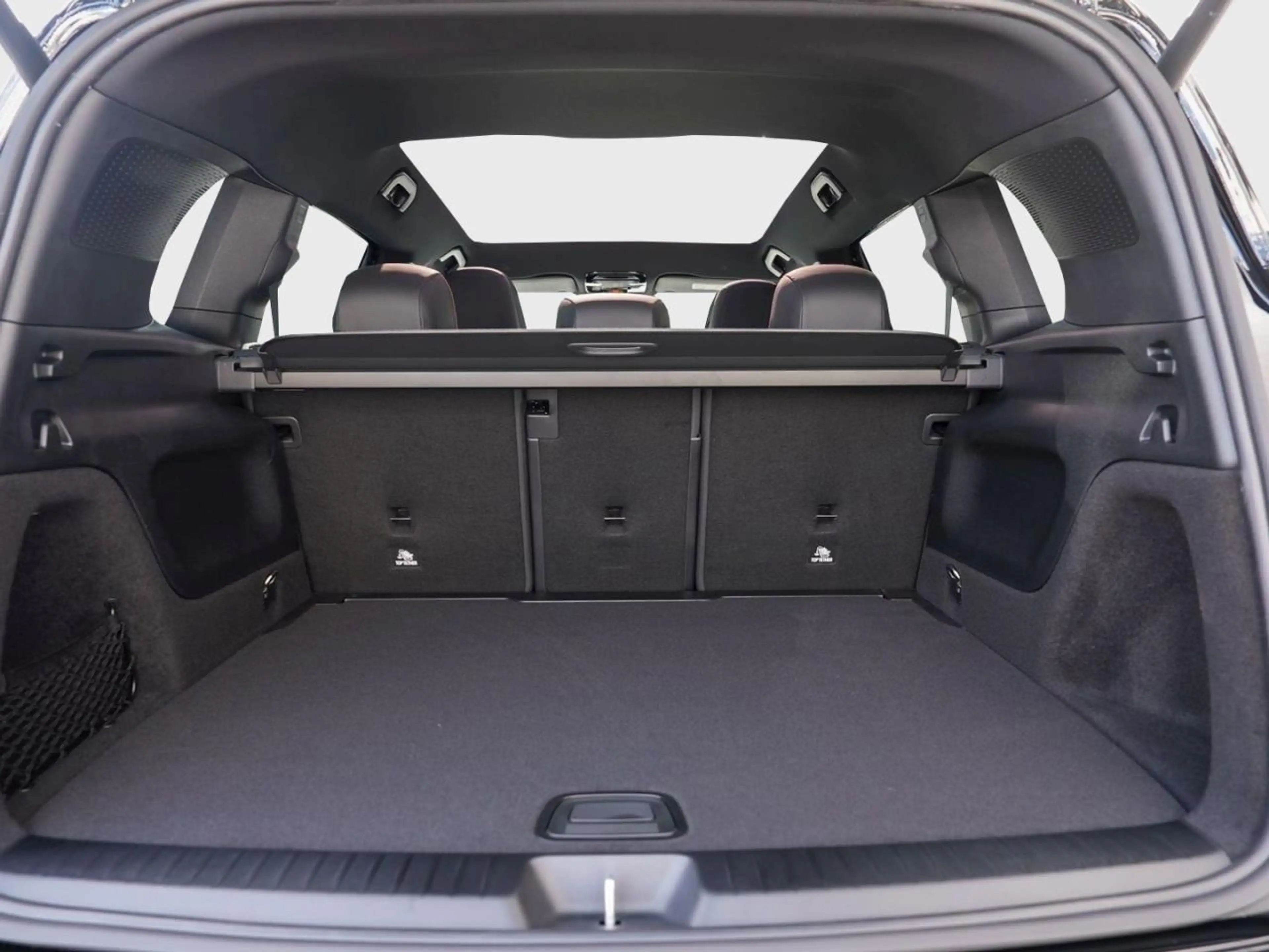 Mercedes-Benz GLB 200 AMG Distronic Panorama AHK EasyPack — photo 6