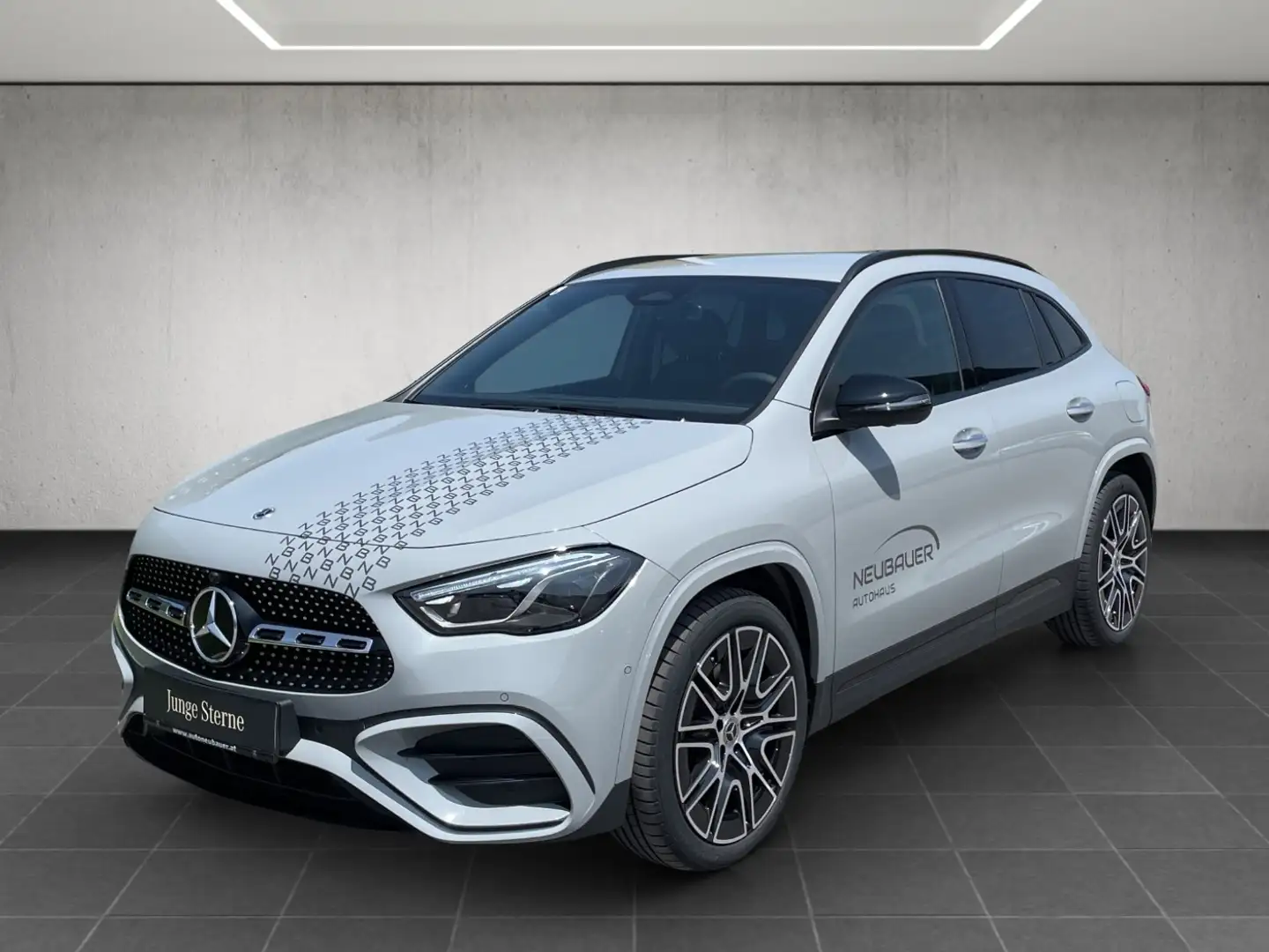 Mercedes-Benz GLA 200 d 4MATIC Ö-E. AMG Line *Alpingrau Uni* Grau - 2