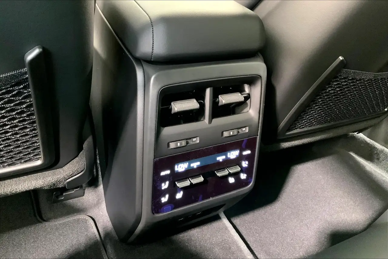 Porsche Macan снимка Porsche Macan