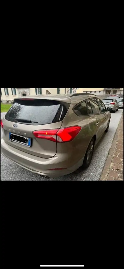 Ford Focus Turnier 1.0 EcoBoost Start-Stopp-System Aut. ST-LI Beżowy - 2