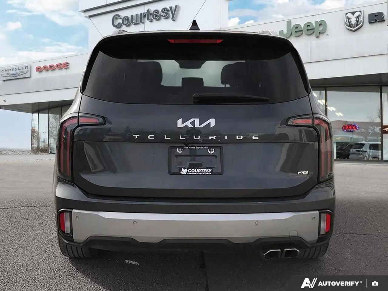 Kia Telluride снимка Kia Telluride