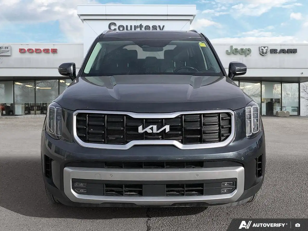 Kia Telluride снимка Kia Telluride