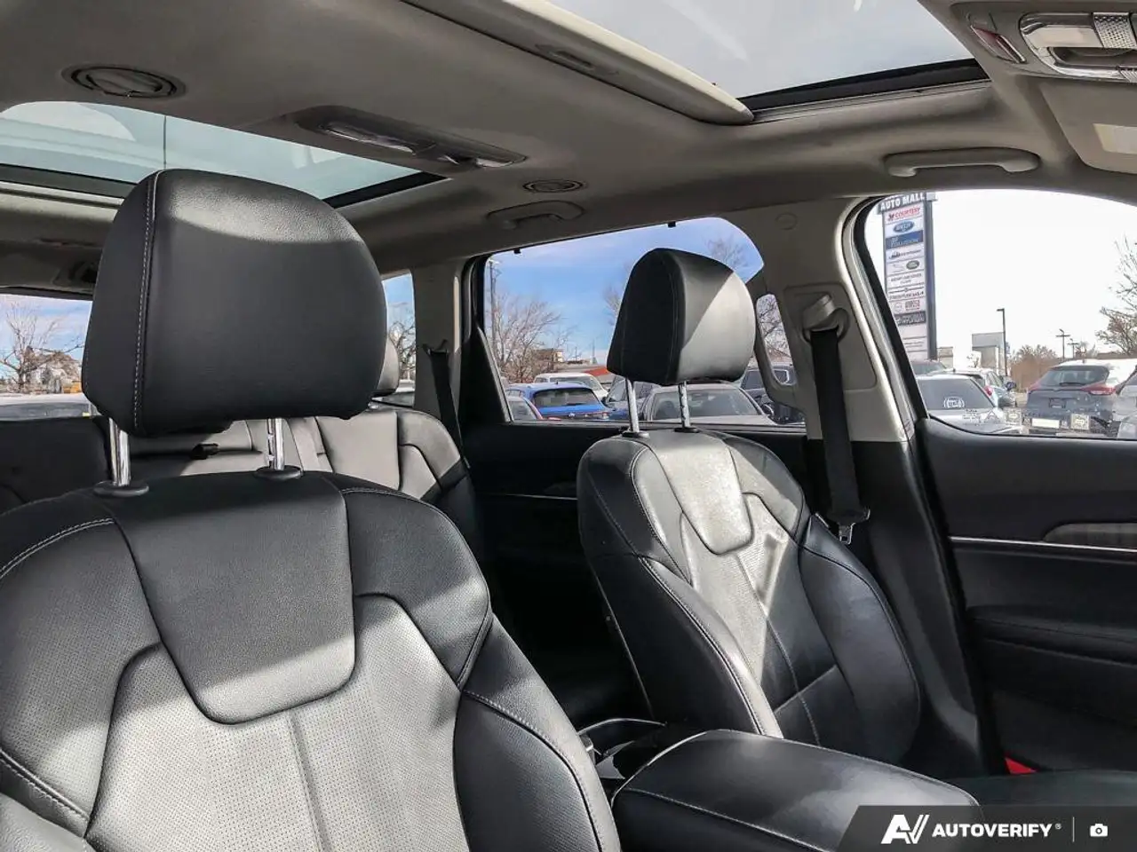 Kia Telluride снимка Kia Telluride