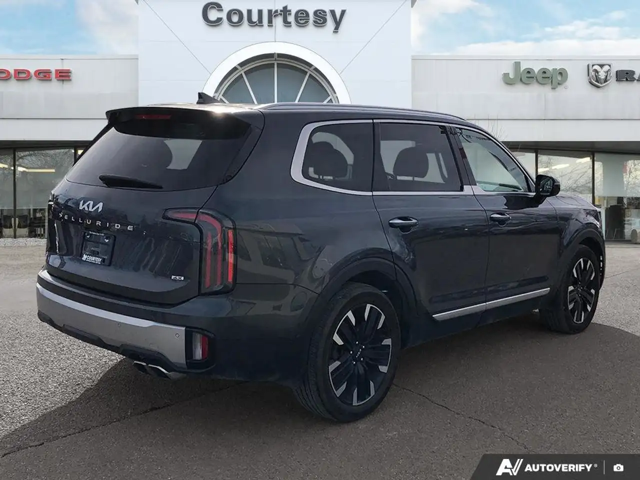 Kia Telluride снимка Kia Telluride
