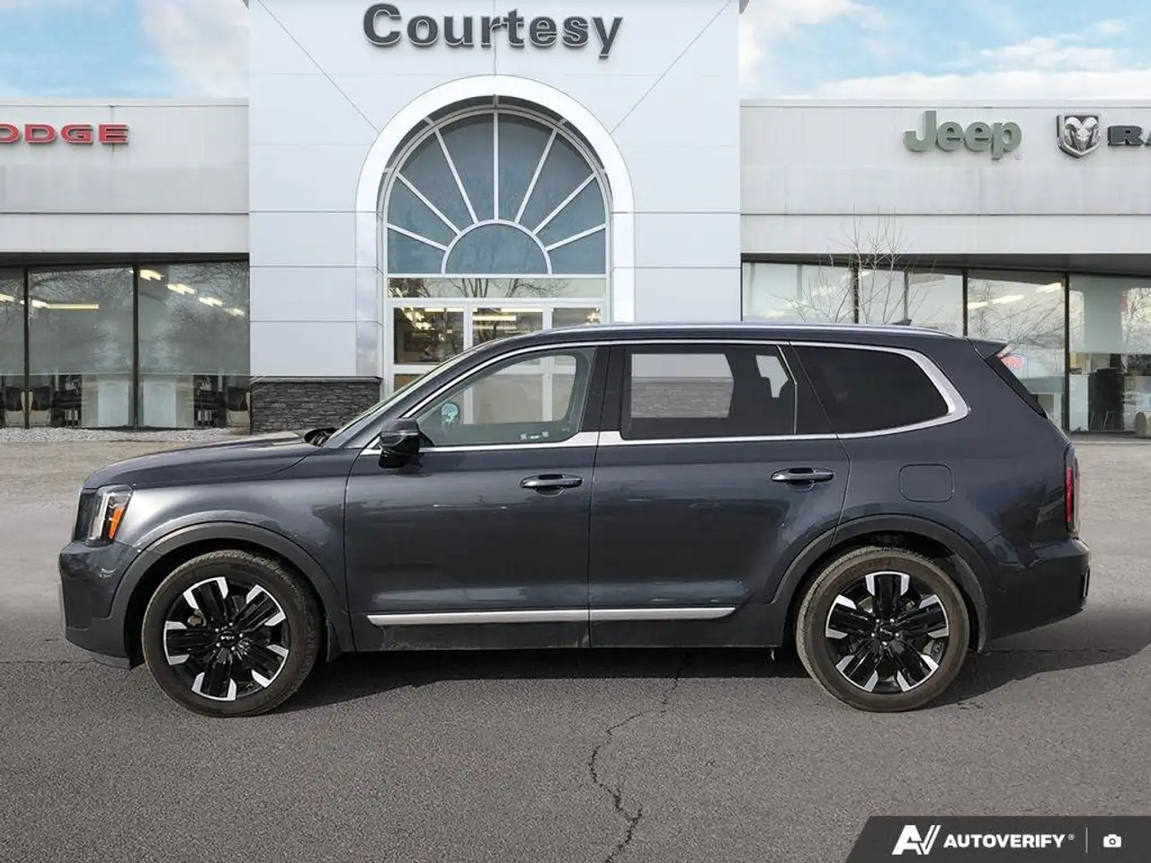 Kia Telluride снимка Kia Telluride