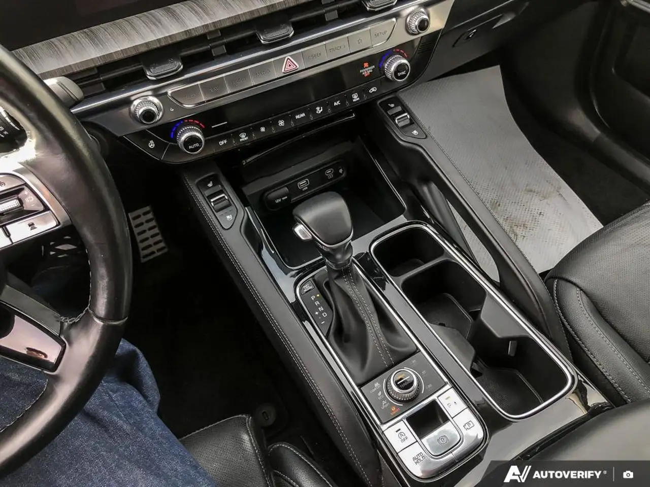 Kia Telluride снимка Kia Telluride