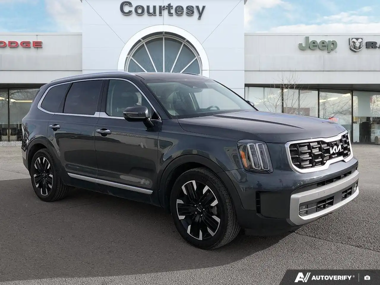 Kia Telluride снимка Kia Telluride