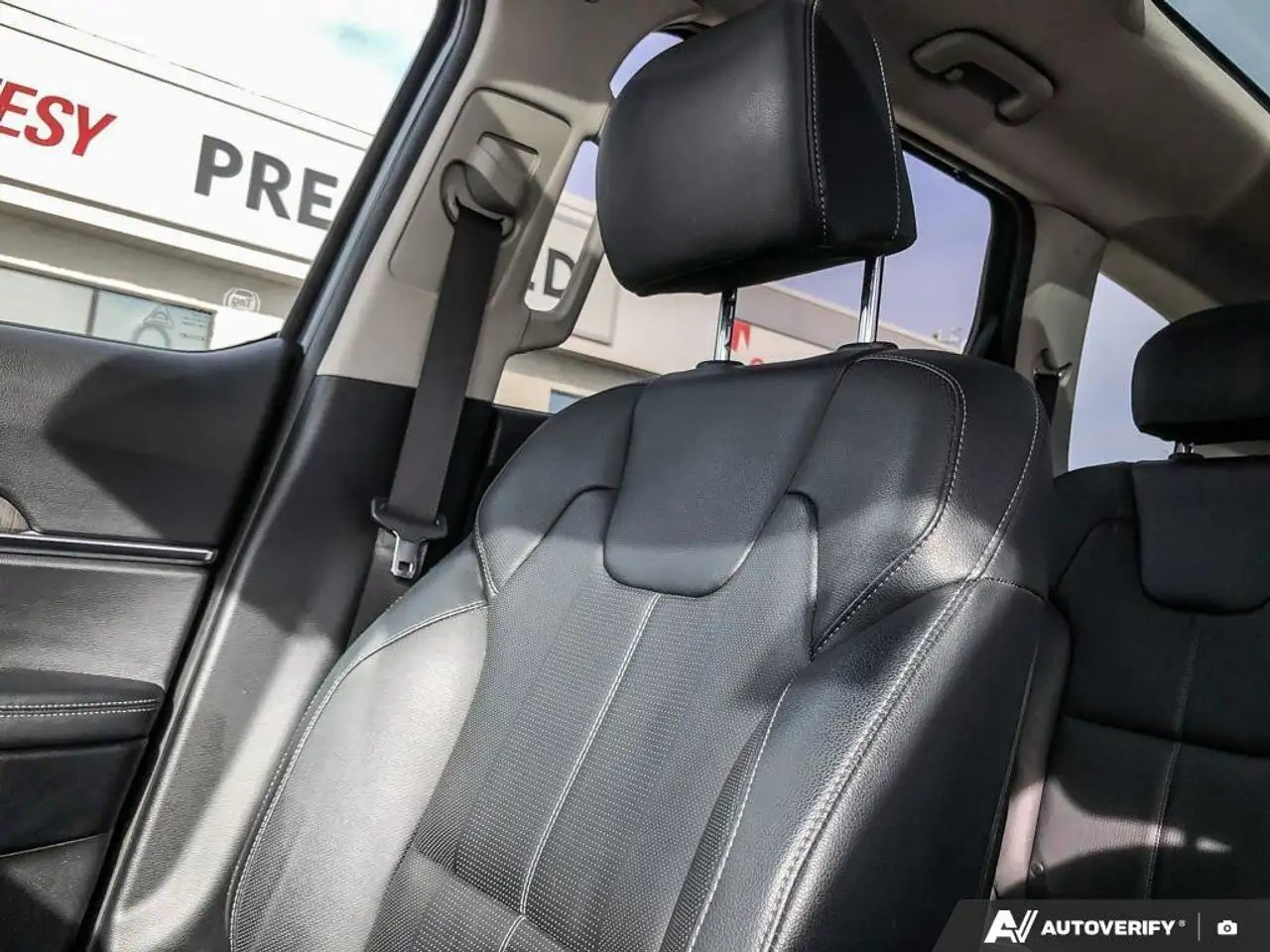 Kia Telluride снимка Kia Telluride