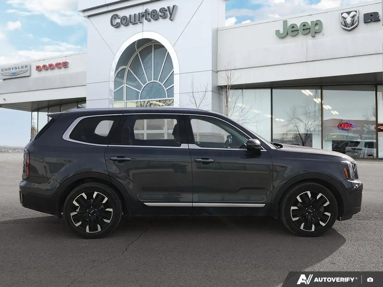 Kia Telluride снимка Kia Telluride