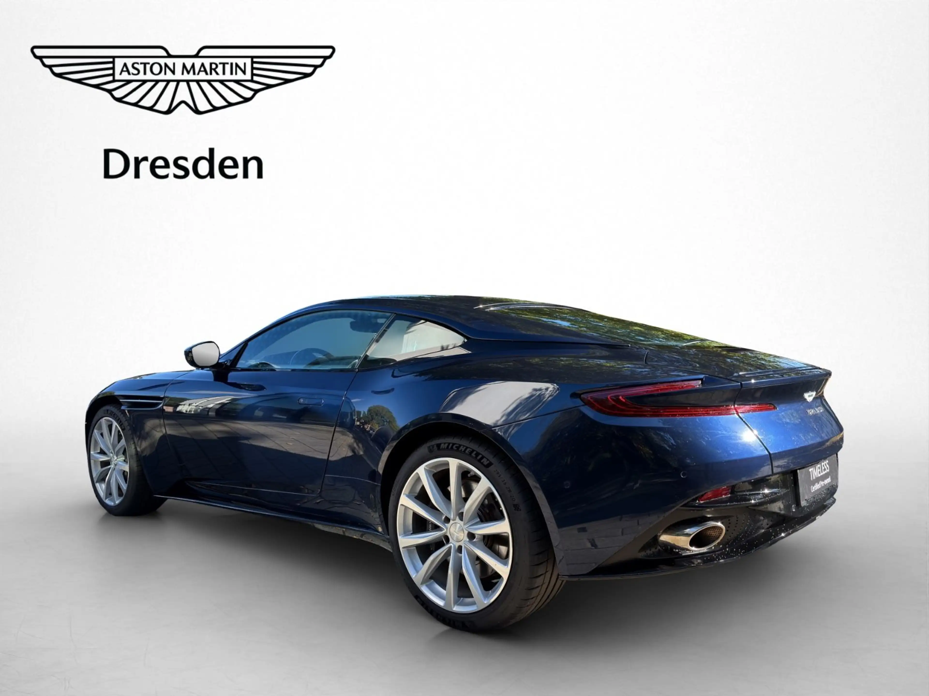 Aston Martin DB11 4.0 V8 — photo 4