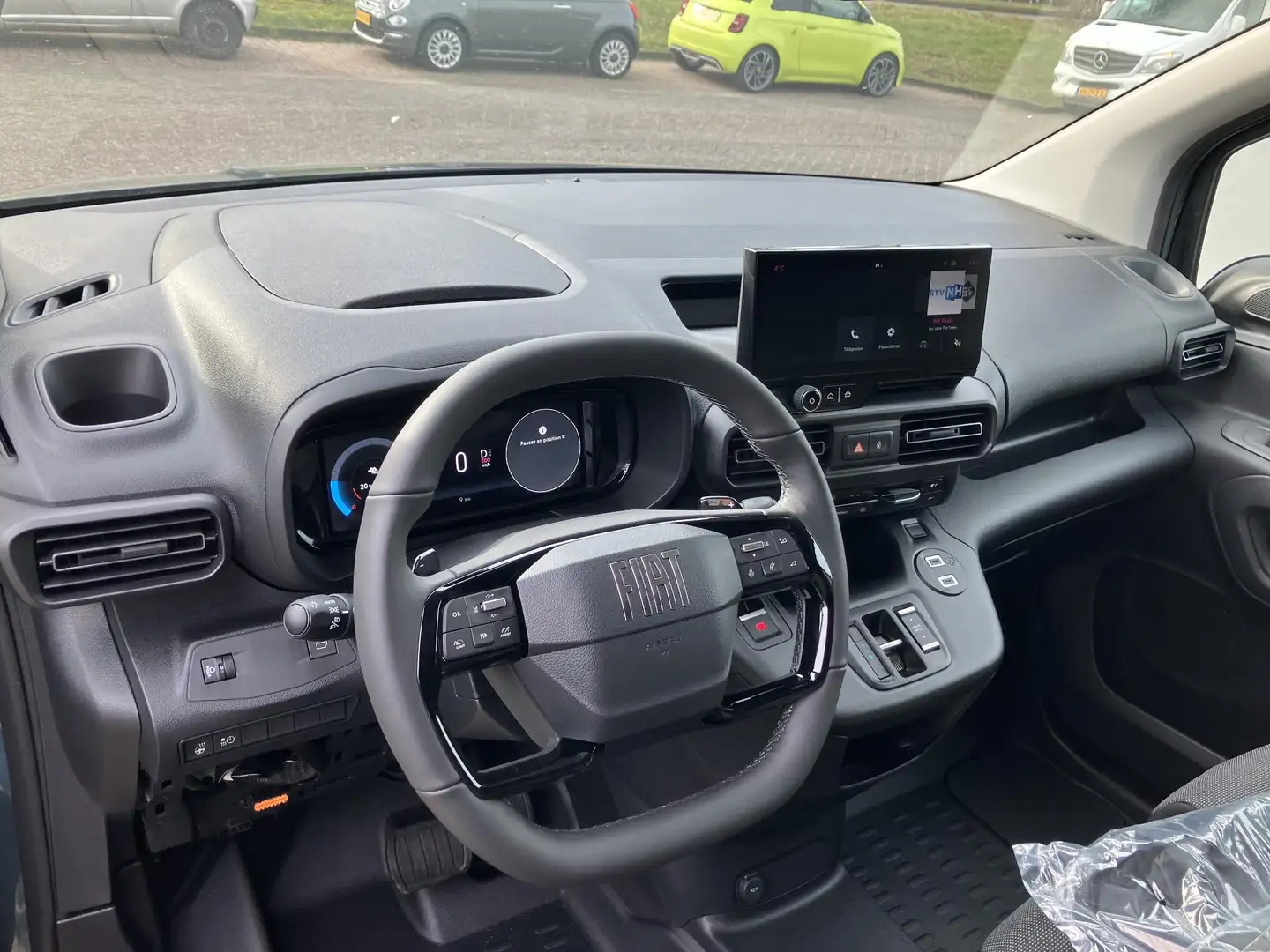 Fiat E-Doblo 136 L1 50 kWh Gratis Walbox Cadeau Albastru - 2