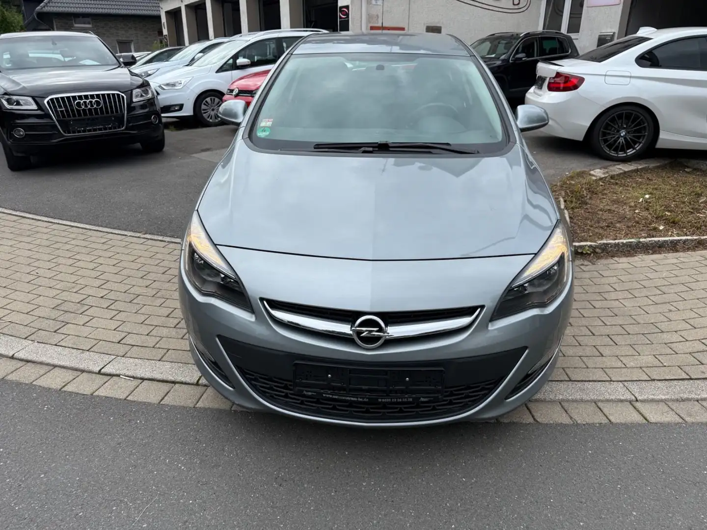 Opel Astra J Lim. 5-trg. Active  1.Hand,wenig Km.30. Silber - 2