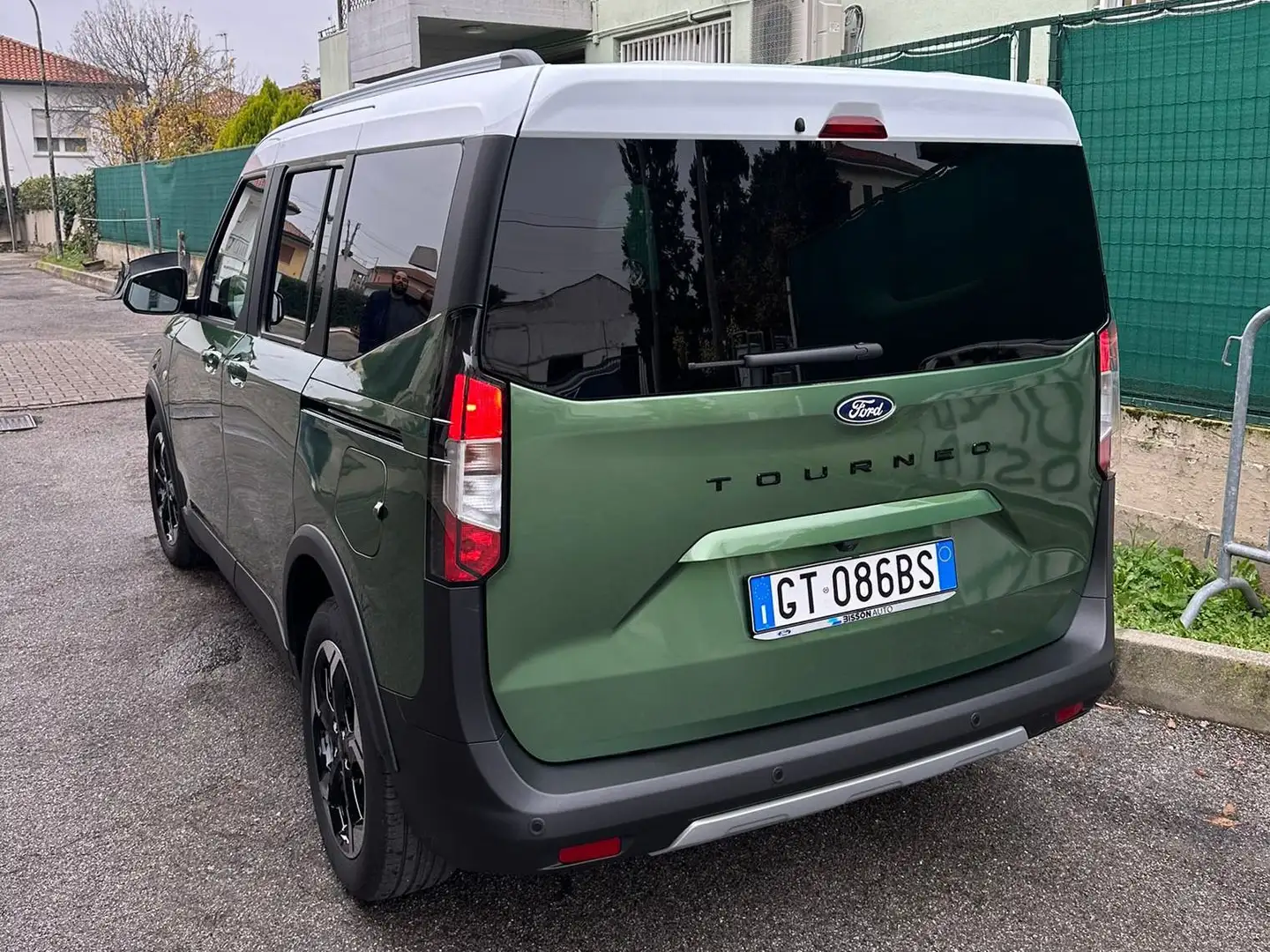 Ford Tourneo Courier Active Verde - 1