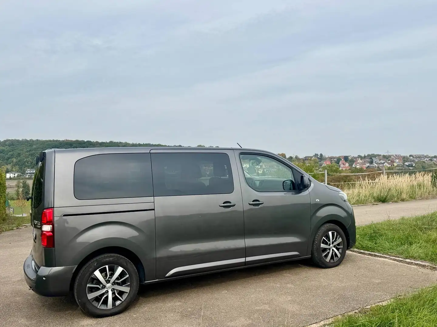 Toyota Proace Proace Verso 2.0 D-4D Diesel Grau - 2
