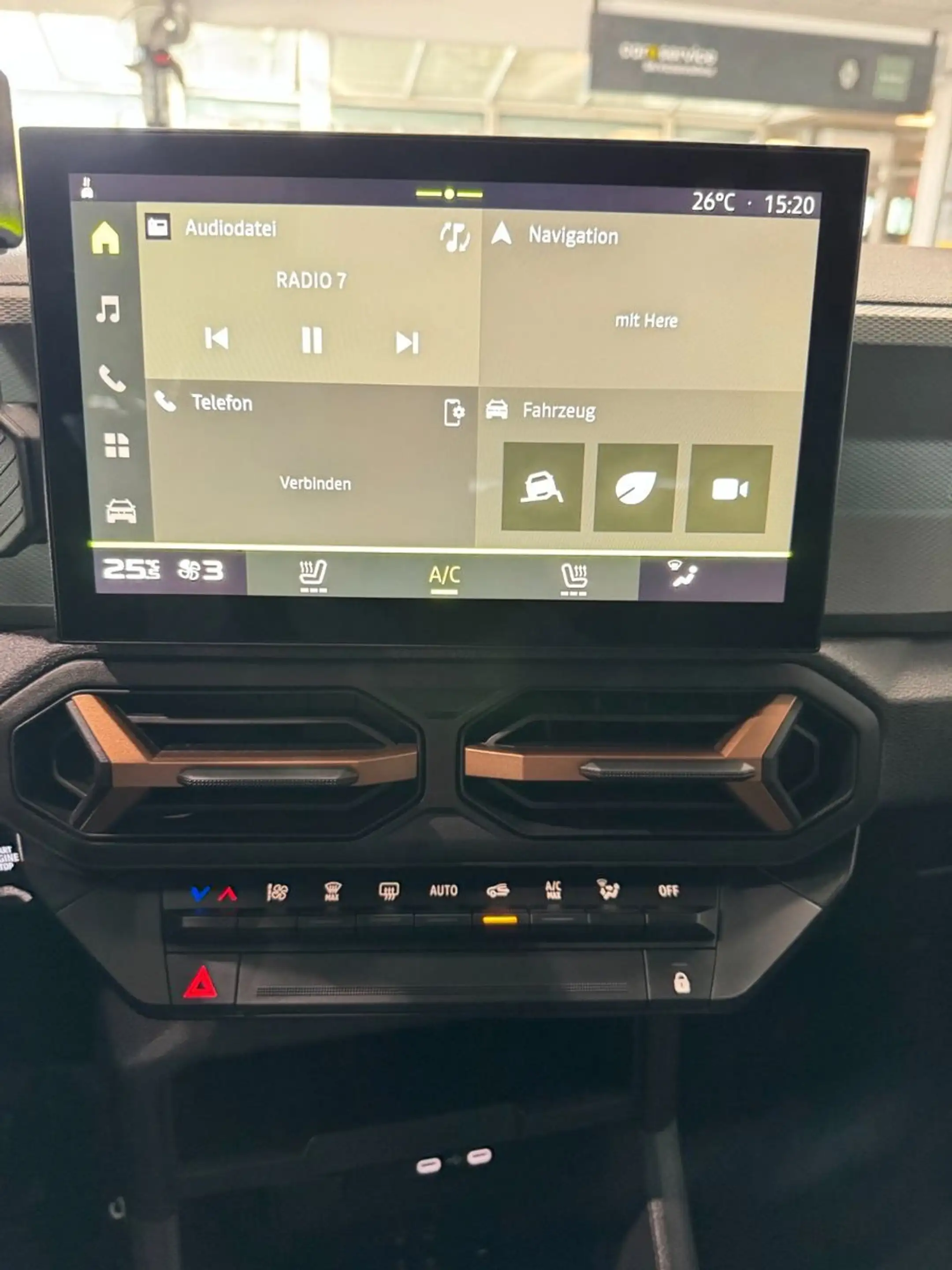 Dacia Duster III TCe 130 Extreme — photo 12