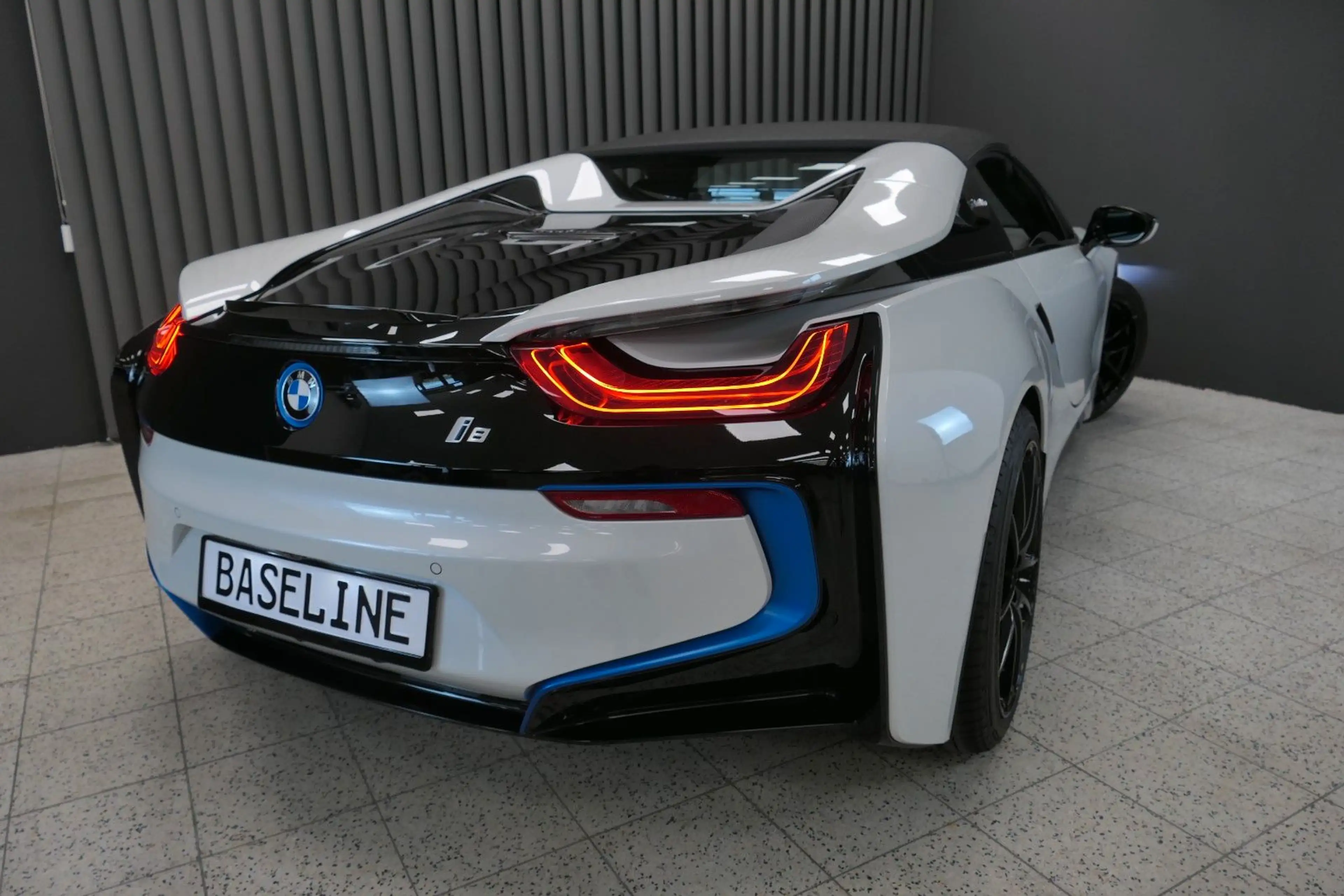 BMW i8 Roadster 1000km Sammlerzustand — photo 2