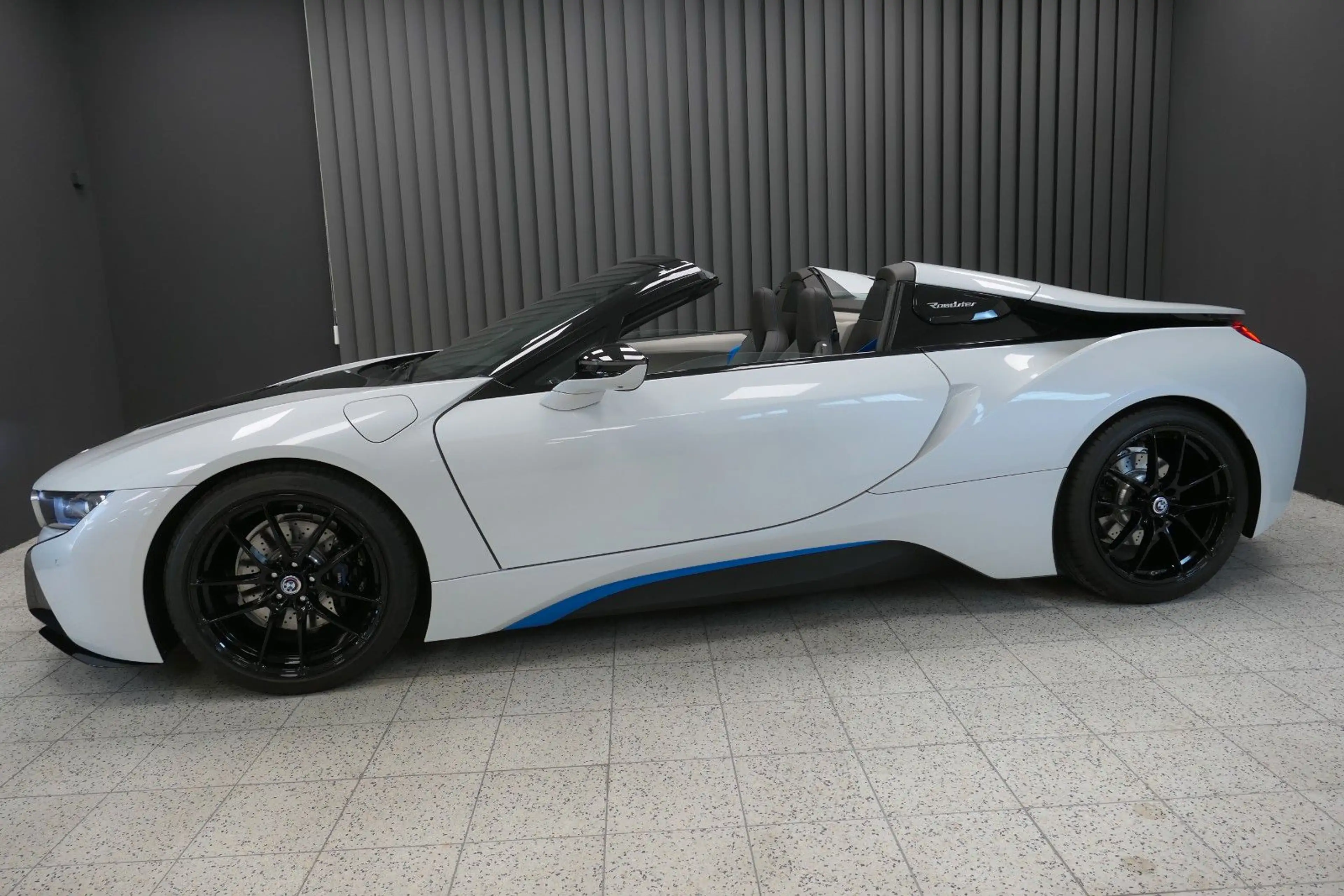 BMW i8 Roadster 1000km Sammlerzustand — photo 3