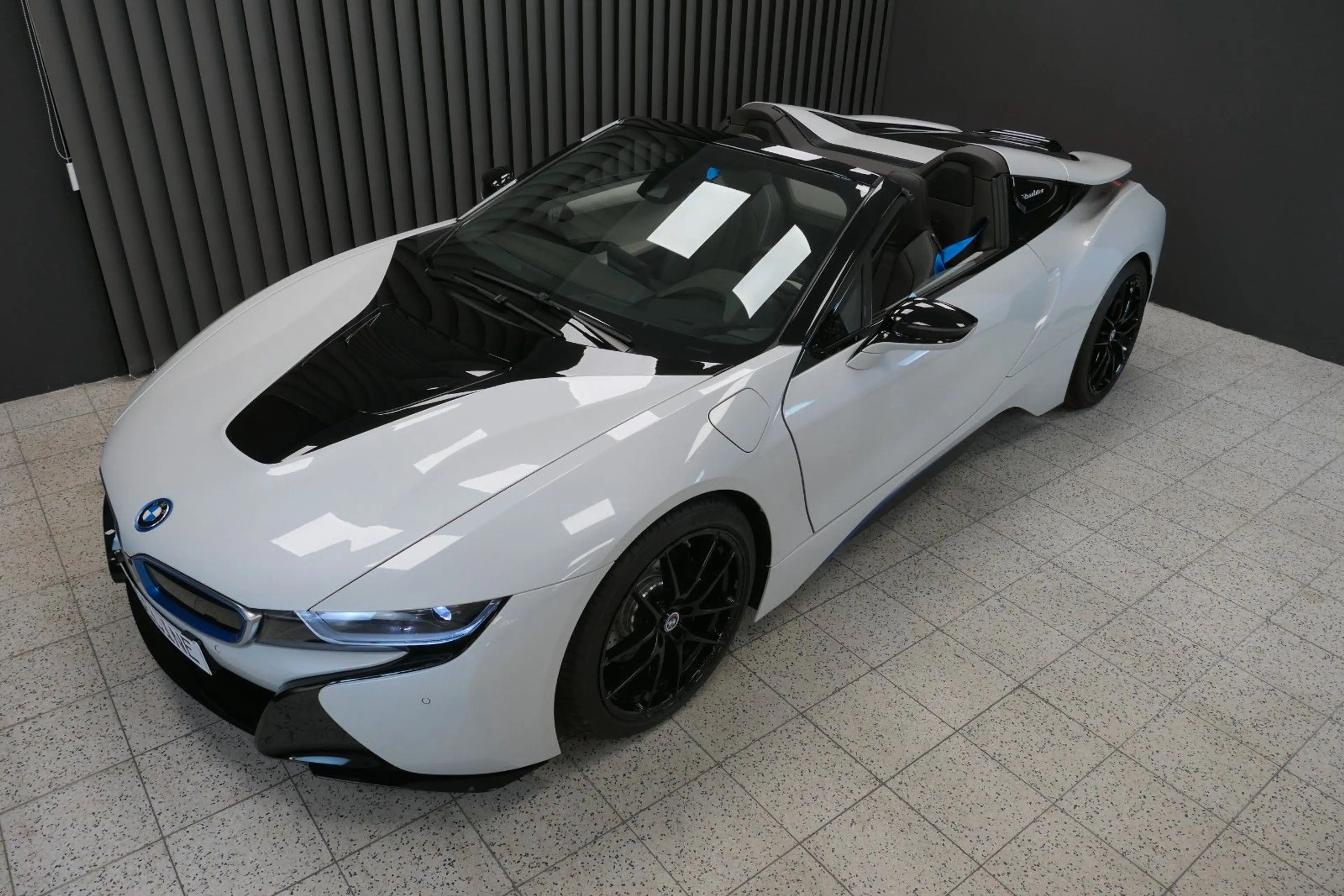 BMW i8 Roadster 1000km Sammlerzustand — photo 14