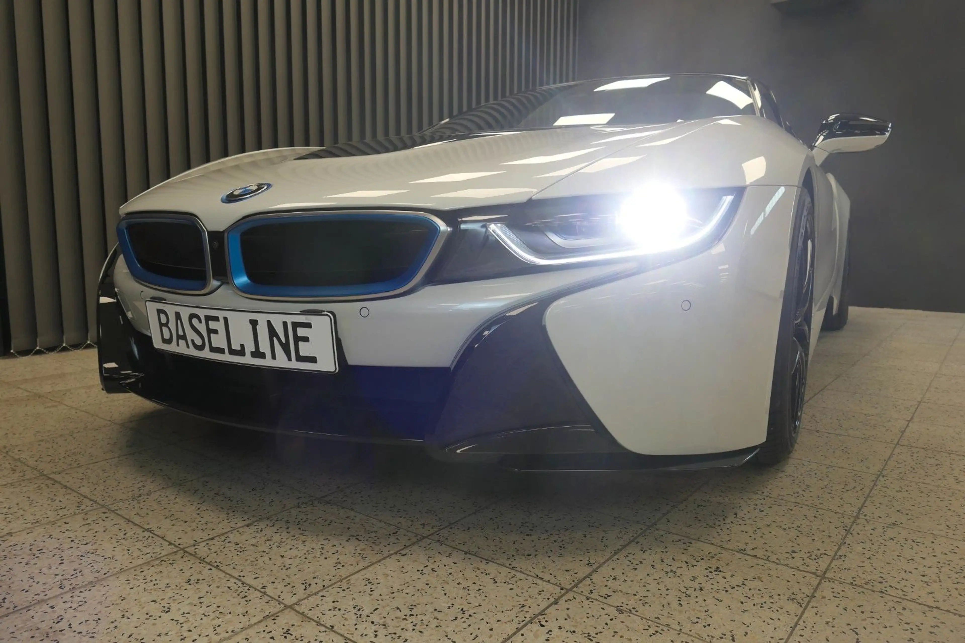 BMW i8 Roadster 1000km Sammlerzustand — photo 4