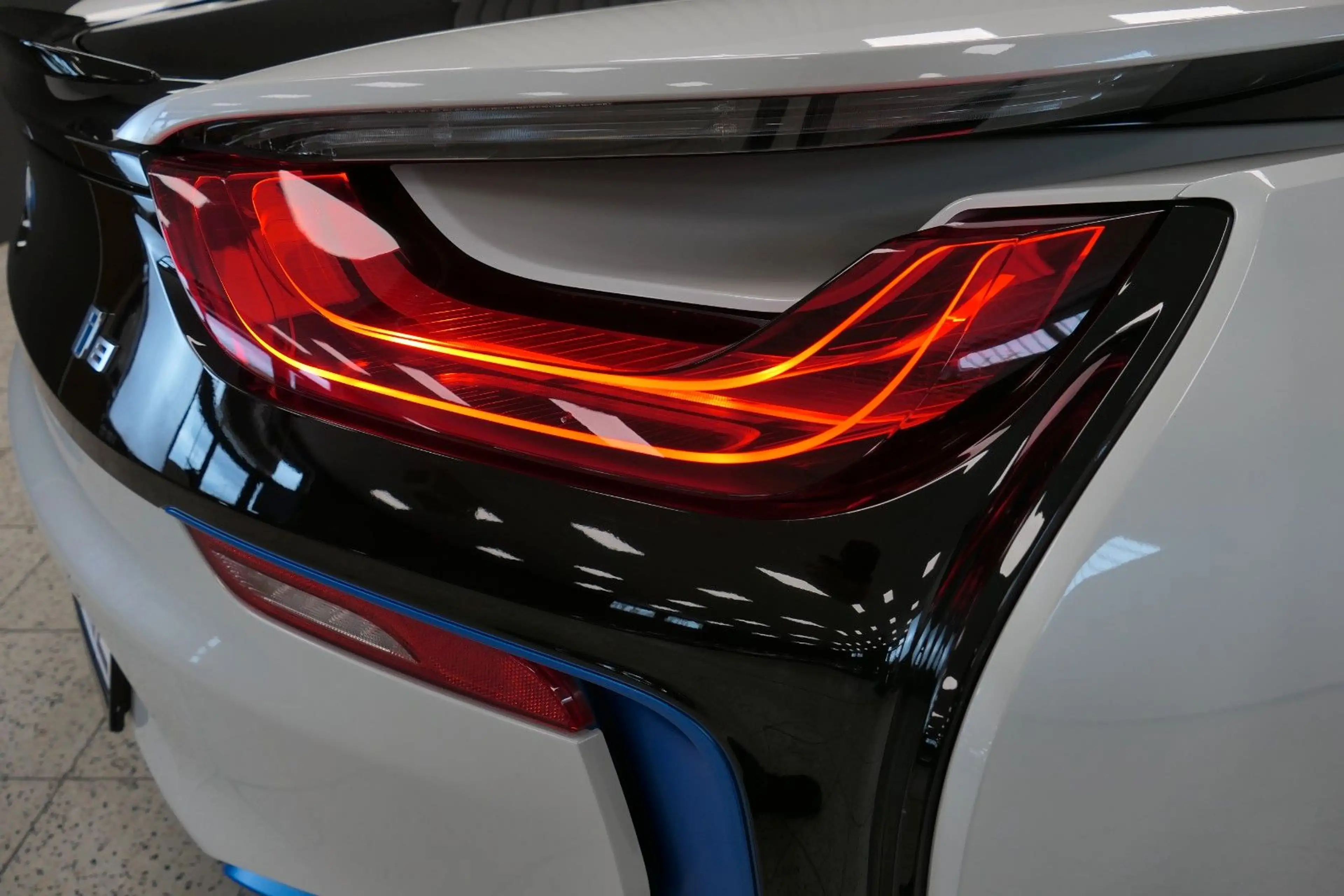 BMW i8 Roadster 1000km Sammlerzustand — photo 12
