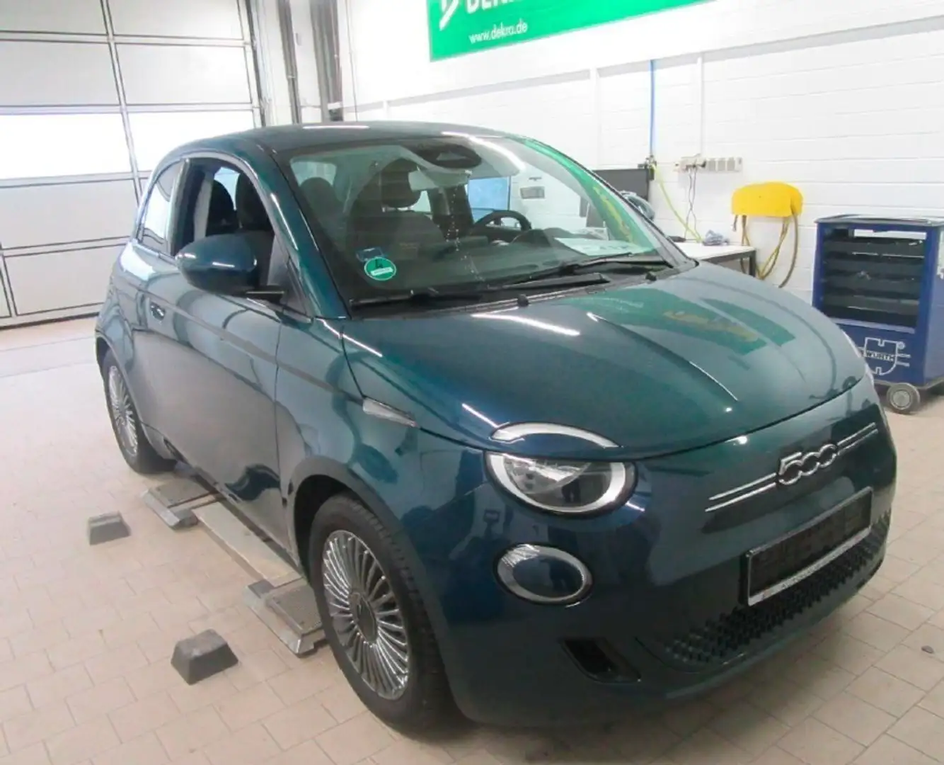Fiat 500e Icon 3+1 42KWh Winterpaket - Kamera Grün - 1
