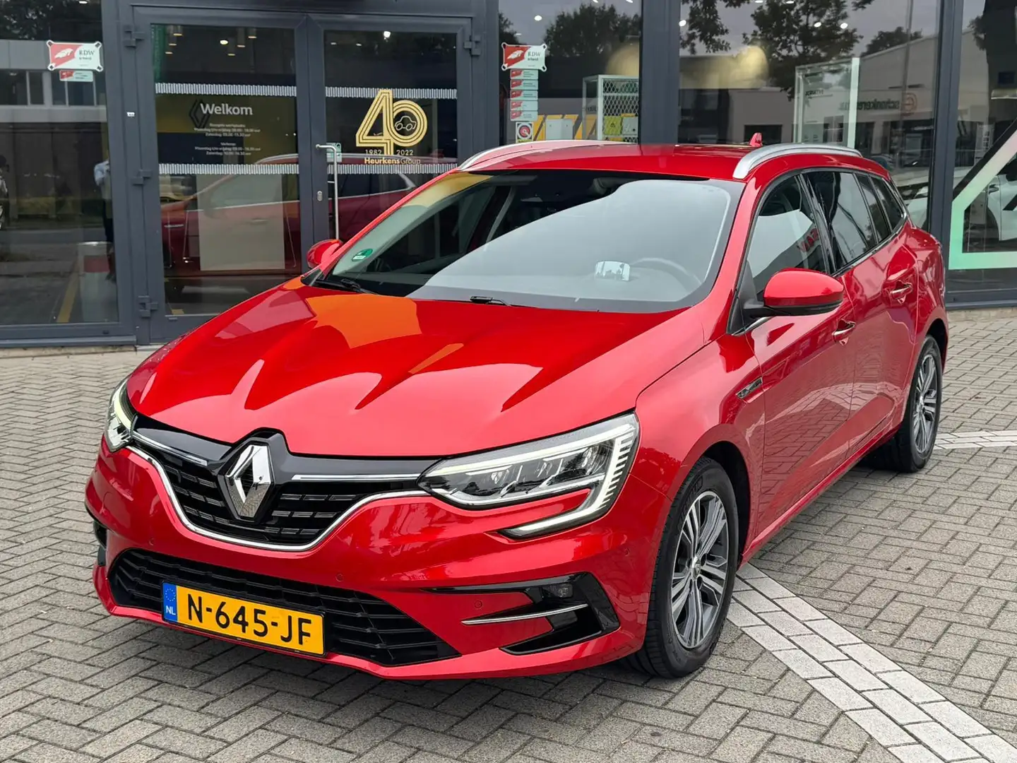 Renault Megane Estate TCe EDC 140 Intens | Dealeronderhouden | Rood - 2