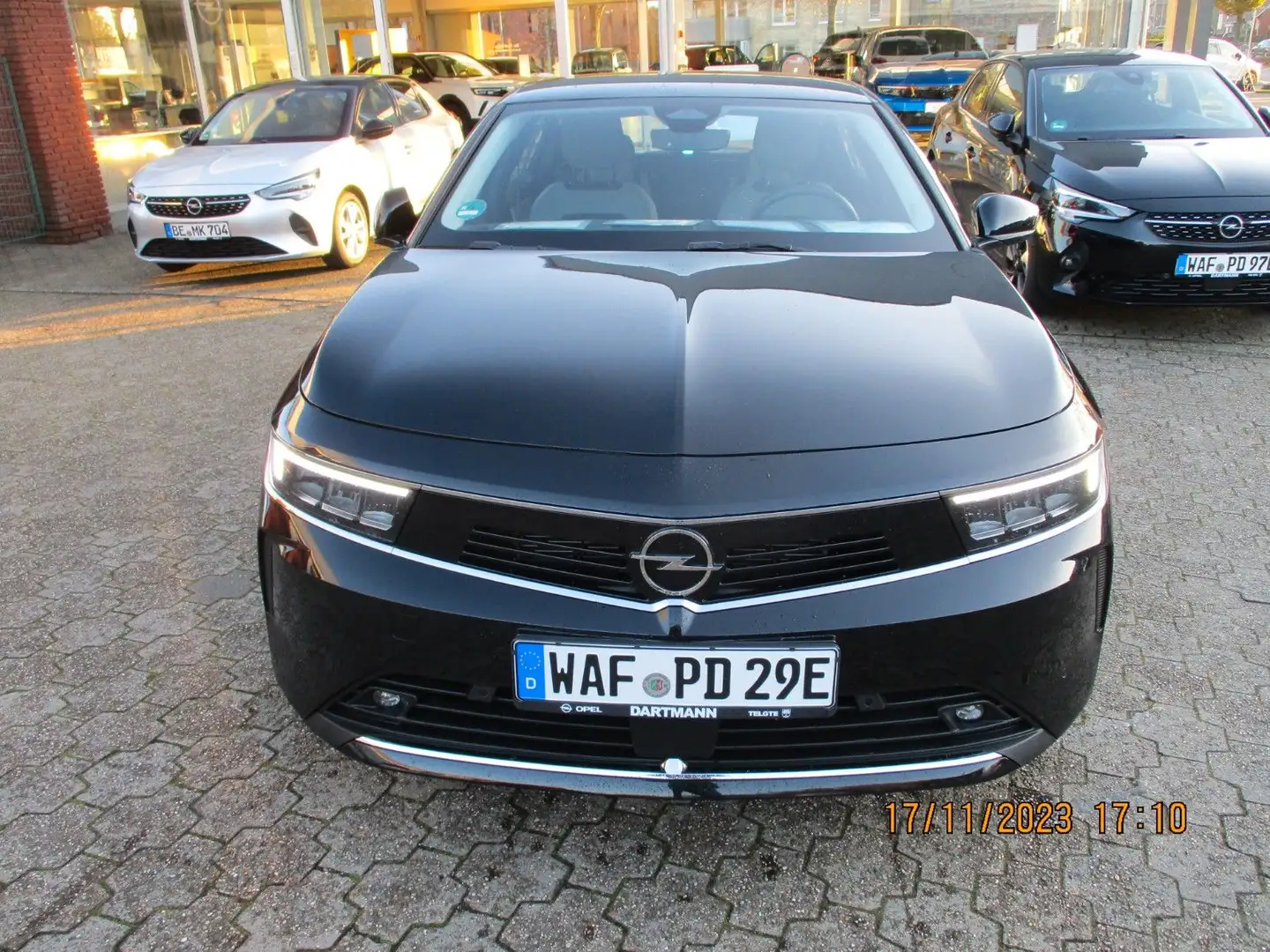 Opel Astra L Lim. 5-trg. Edition Plug-in-Hybrid Negro - 2
