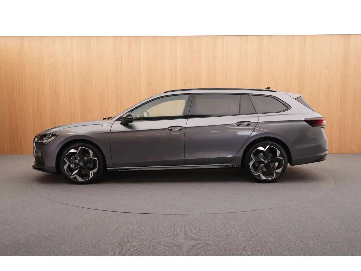 Skoda Superb Combi Sportline 2.0 TDI 4x4 DSG7 142 kW-193CV - Ga Noir - 2