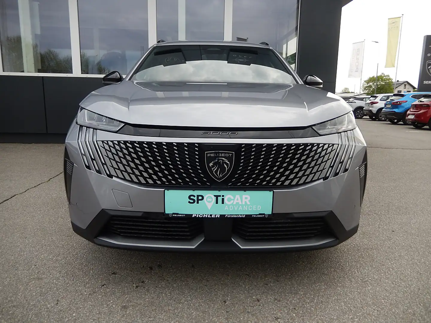 Peugeot 5008 mHEV Allure 145 e-DCS6 Aut. Silber - 2