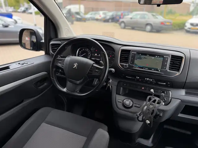 Peugeot Expert view 2