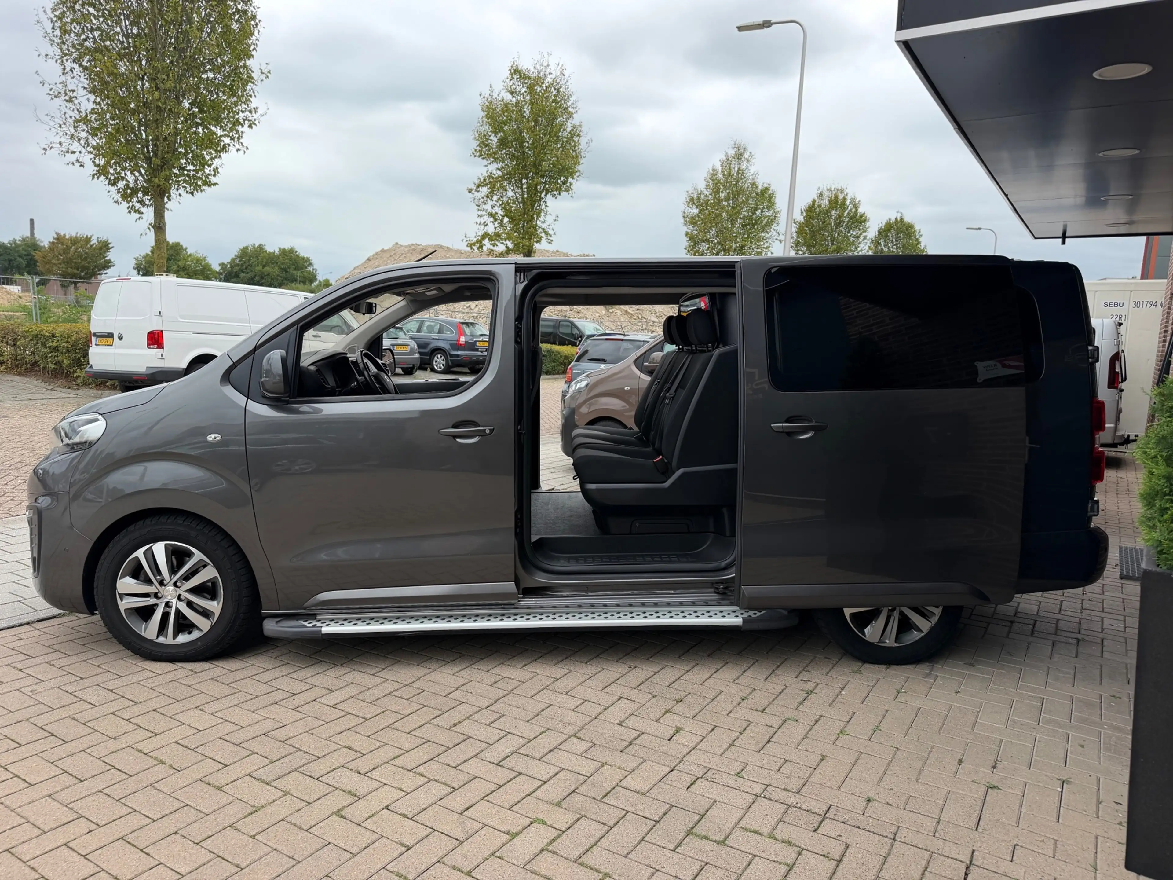 Peugeot Expert 2.0 BlueHDI Automaat 177PK 180 Extra Long Asphalt — photo 6