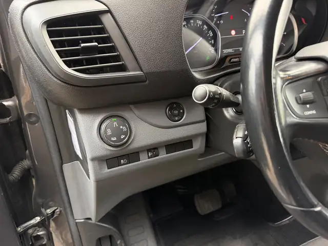 Peugeot Expert view 27