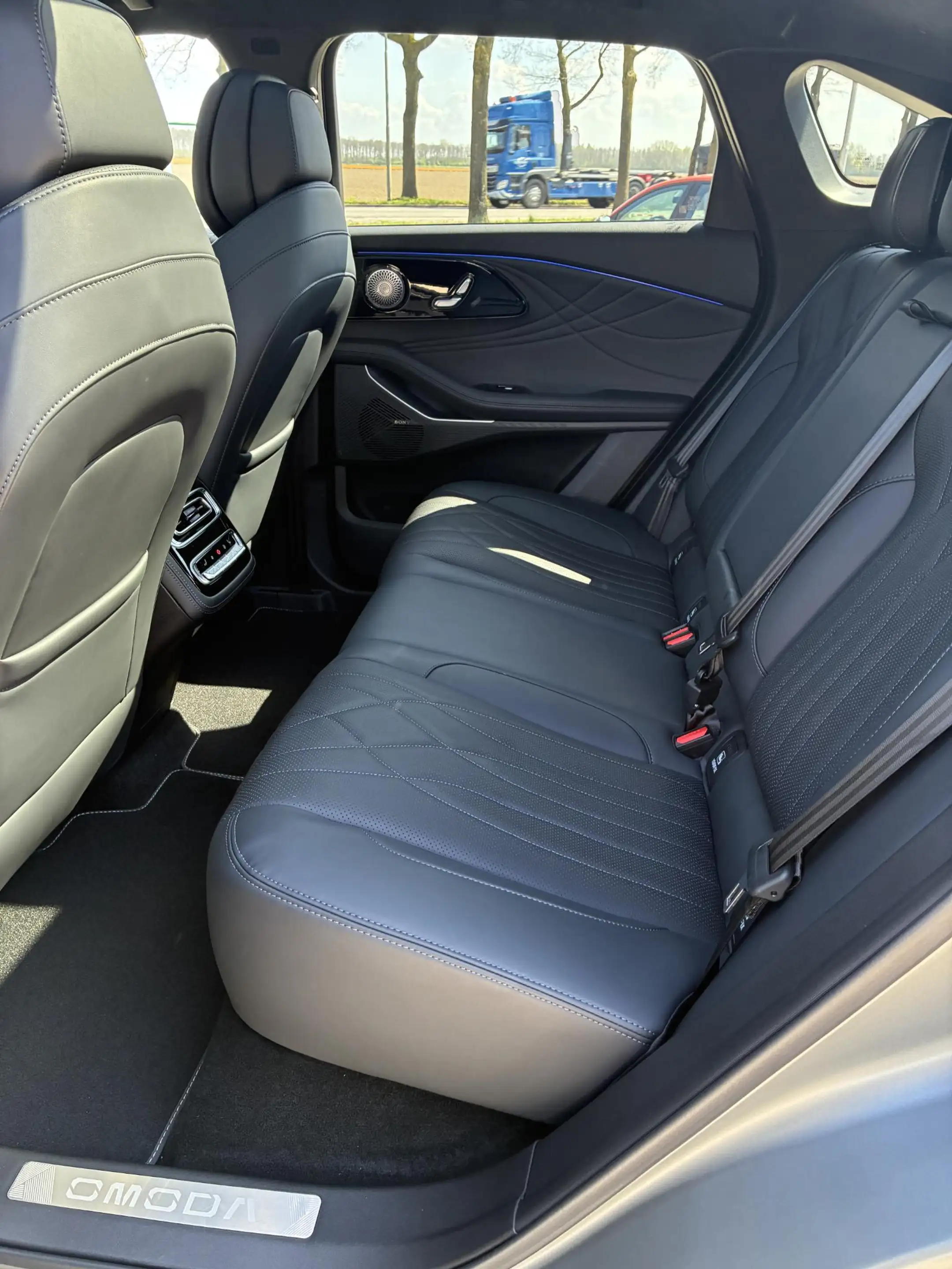 Omoda 9 1.5T-GDi SHS-P Premium 5p SHS Plug-in Hybride AWD — photo 14