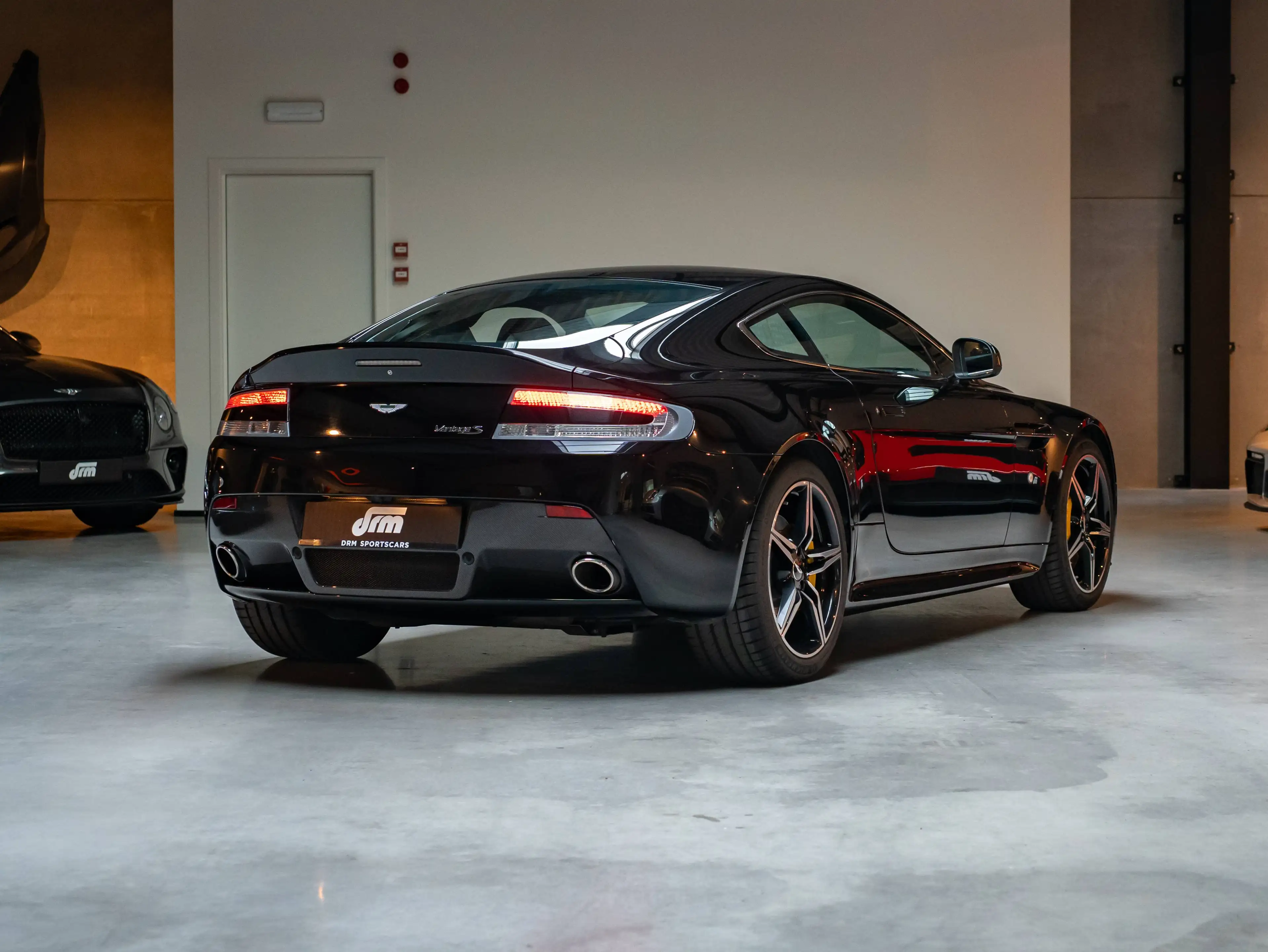 Aston Martin V8 Vantage S 4.7i V8 Sportshift II — photo 4