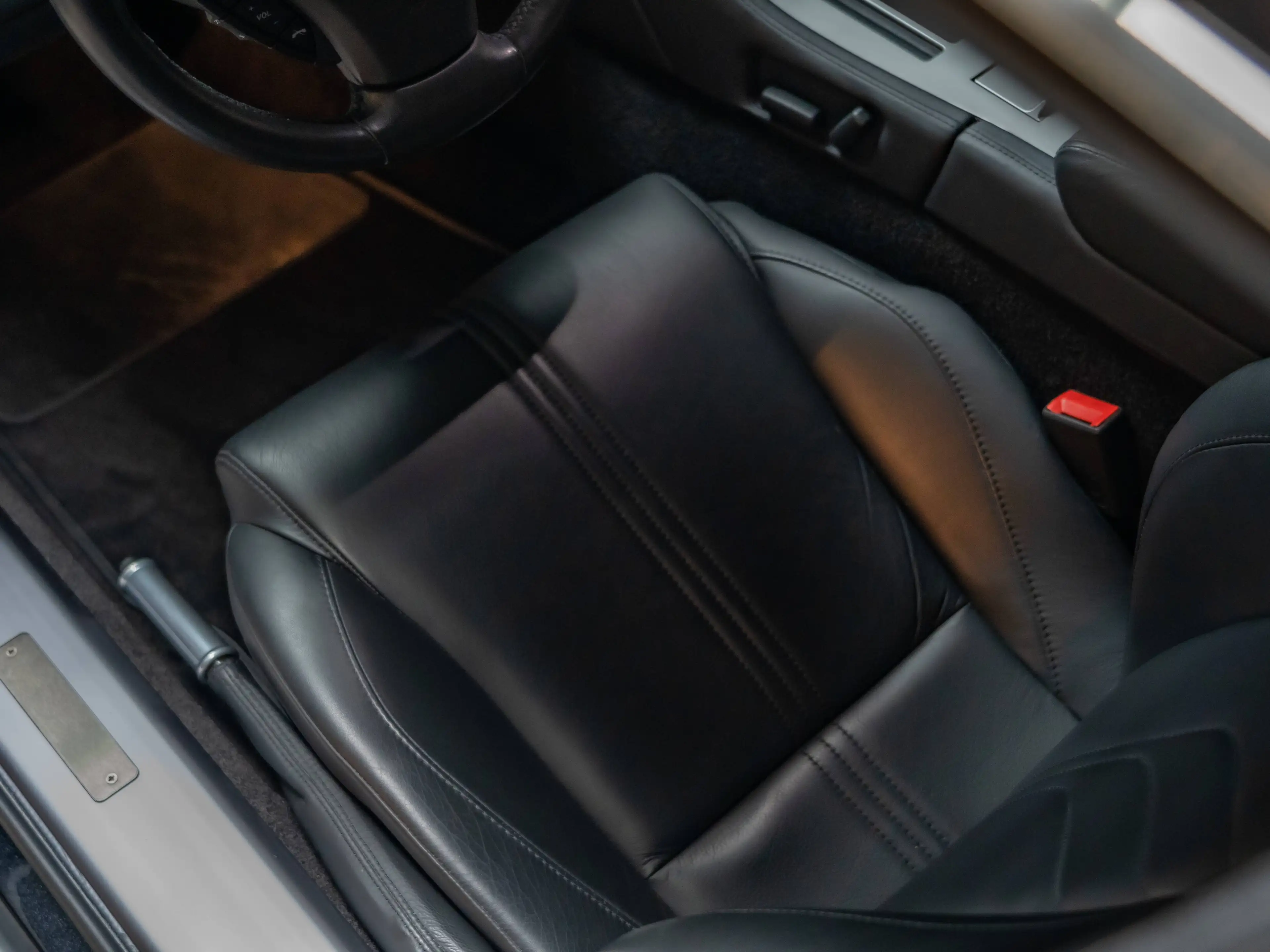 Aston Martin V8 Vantage S 4.7i V8 Sportshift II — photo 15