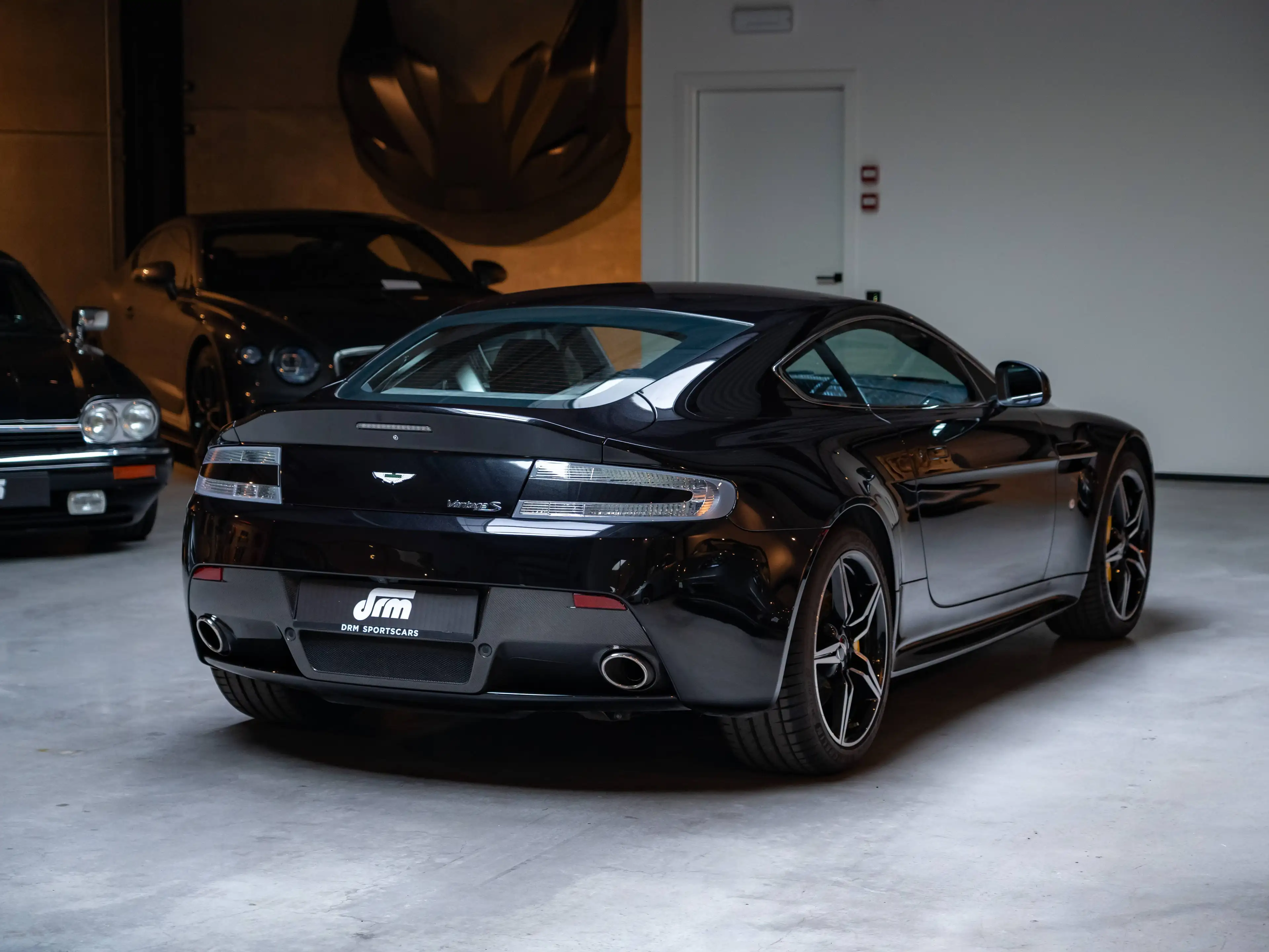Aston Martin V8 Vantage S 4.7i V8 Sportshift II — photo 10
