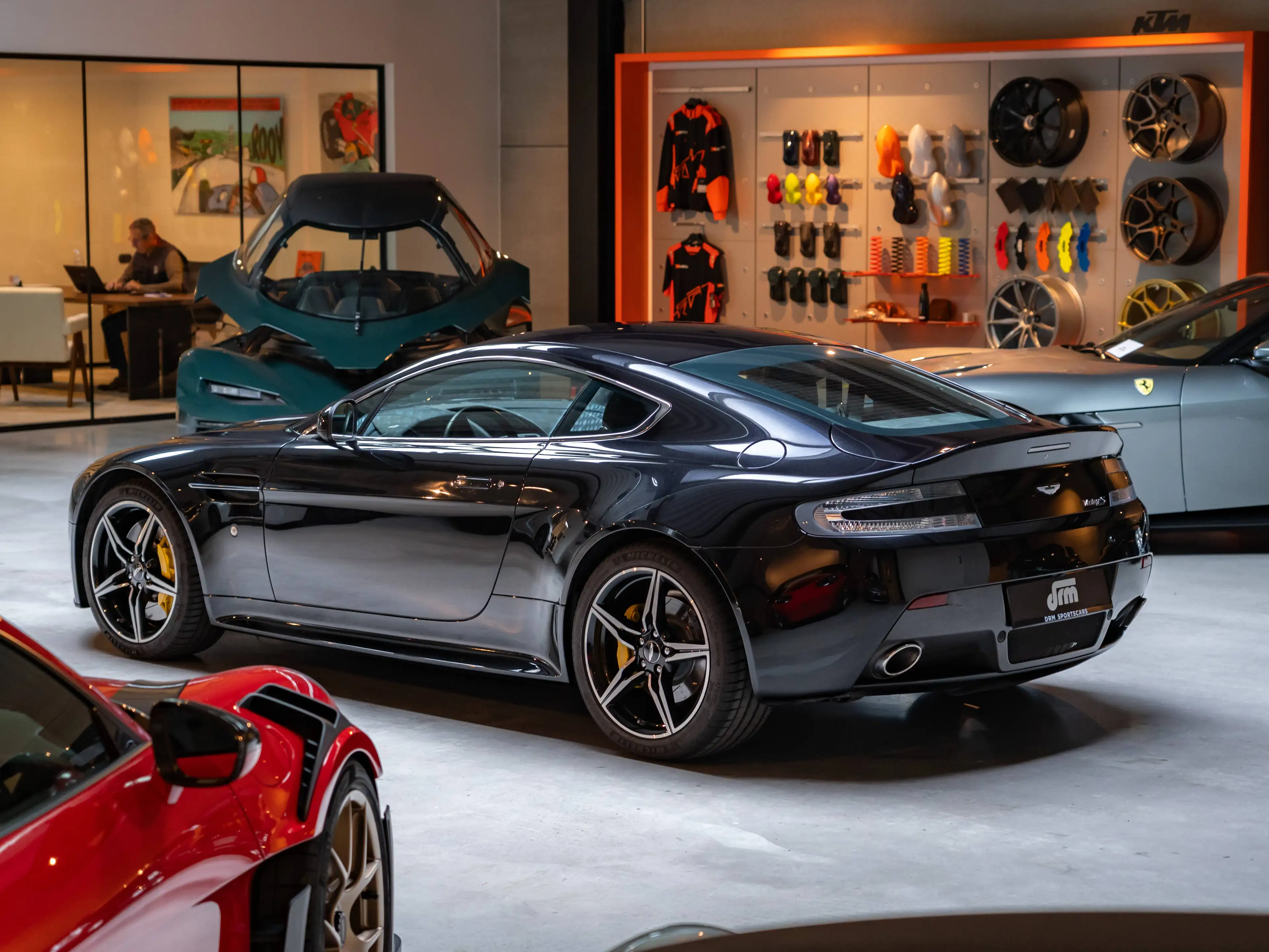 Aston Martin V8 Vantage S 4.7i V8 Sportshift II — photo 9