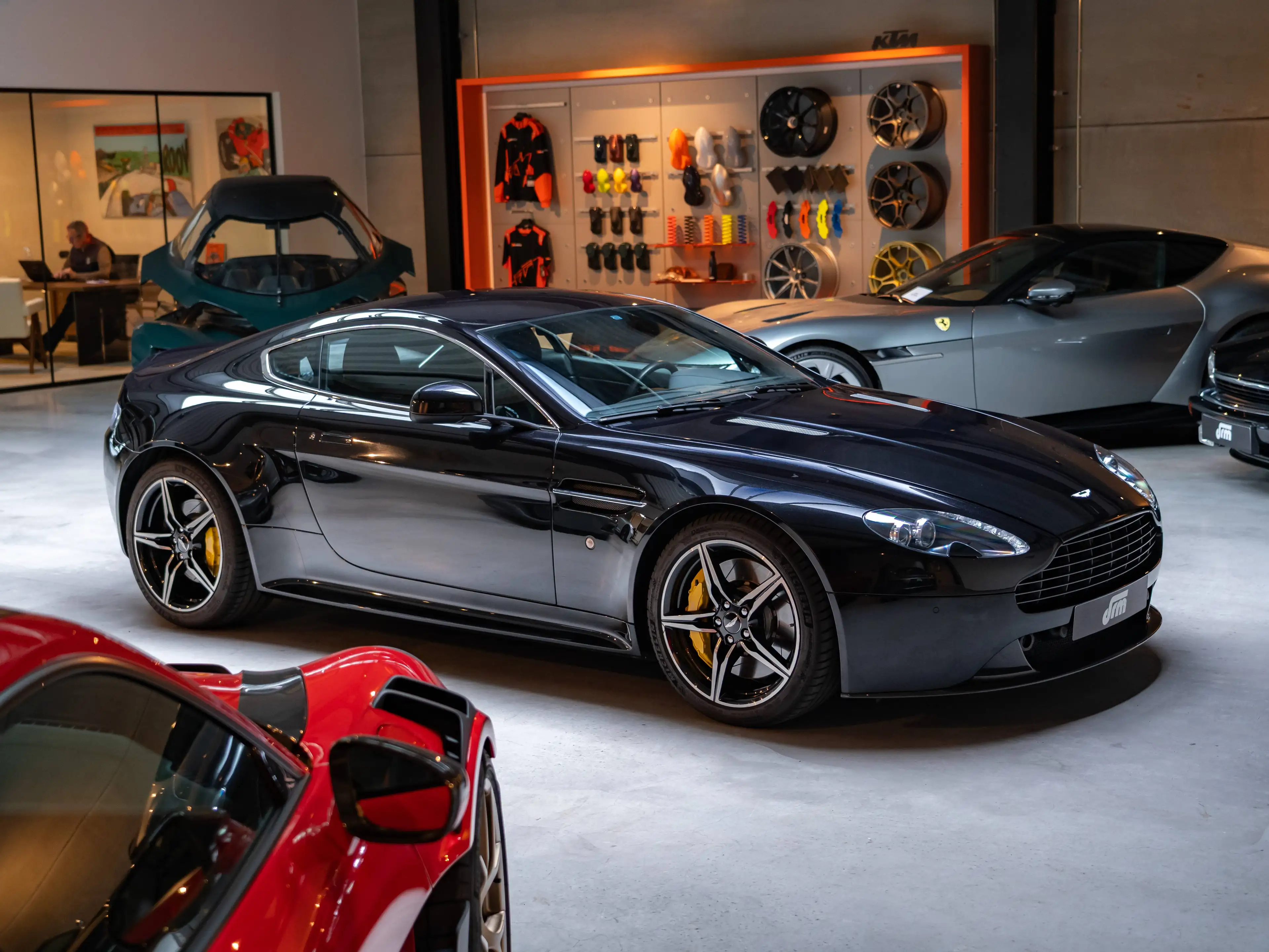 Aston Martin V8 Vantage S 4.7i V8 Sportshift II — photo 12