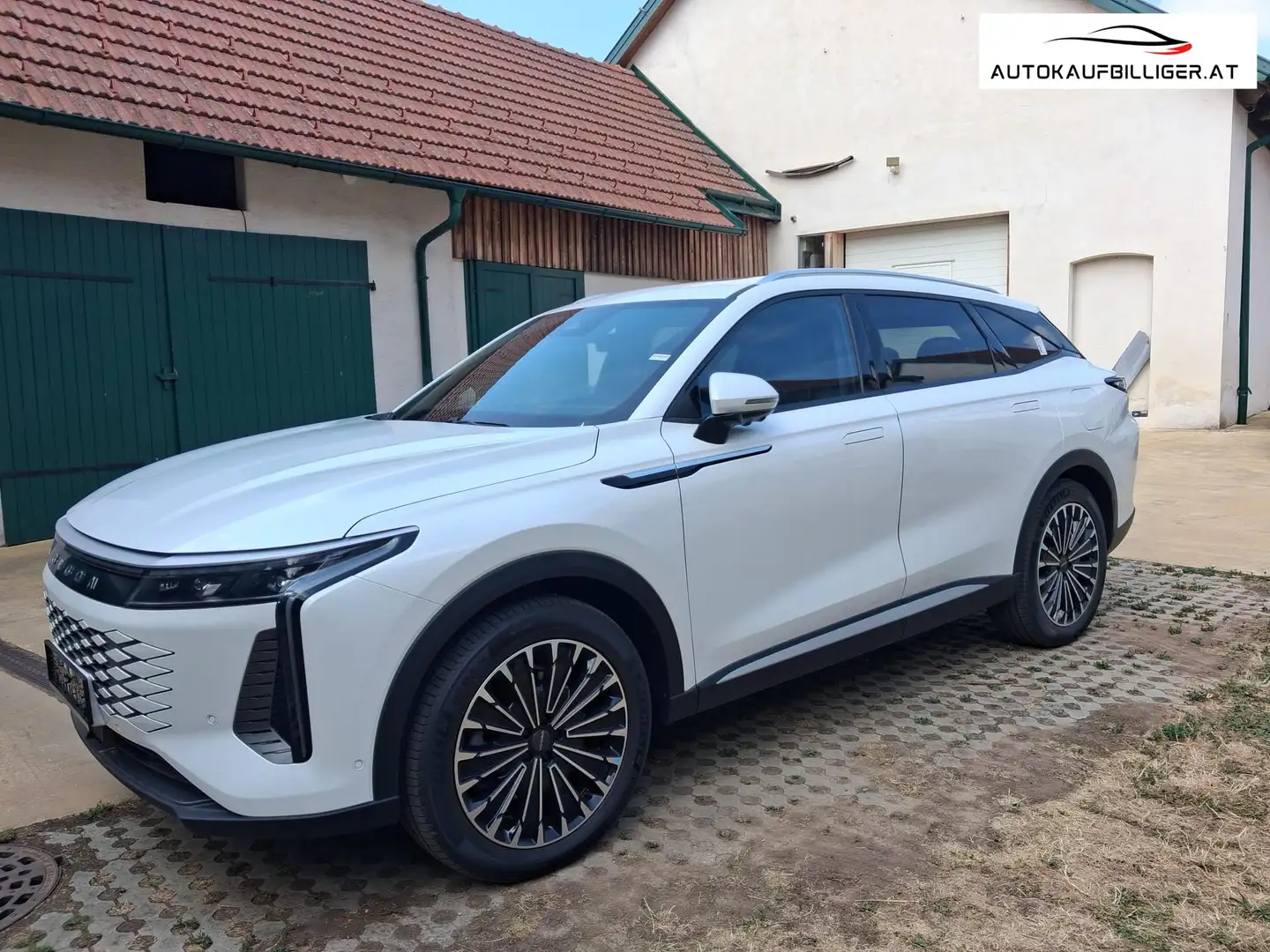 Omoda 9 1.5 PHEV Premium Line Weiß - 2