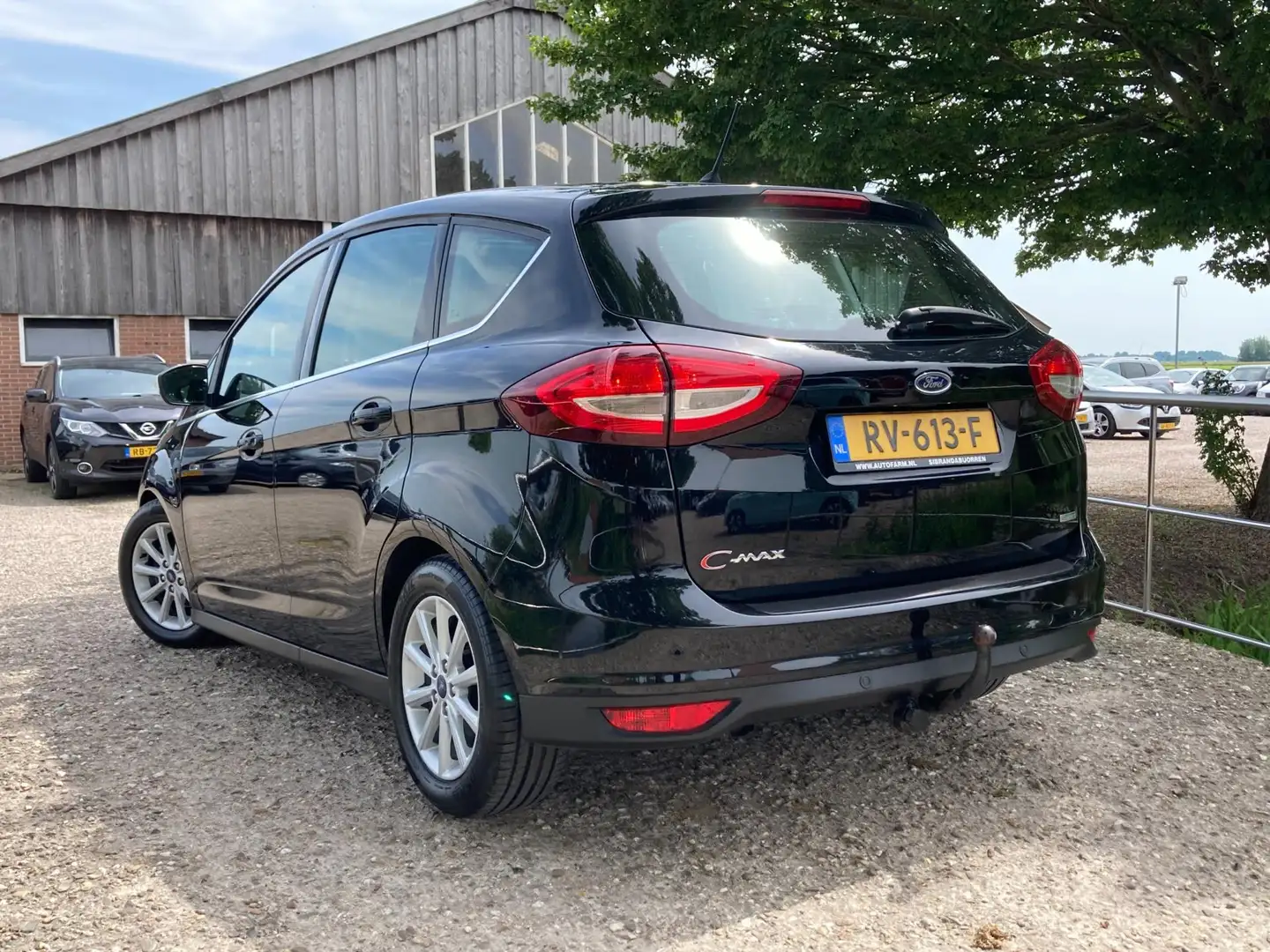 Ford C-Max 1.0 Titanium | Cruise + Clima + Pano nu € 7.975,-! Zwart - 2