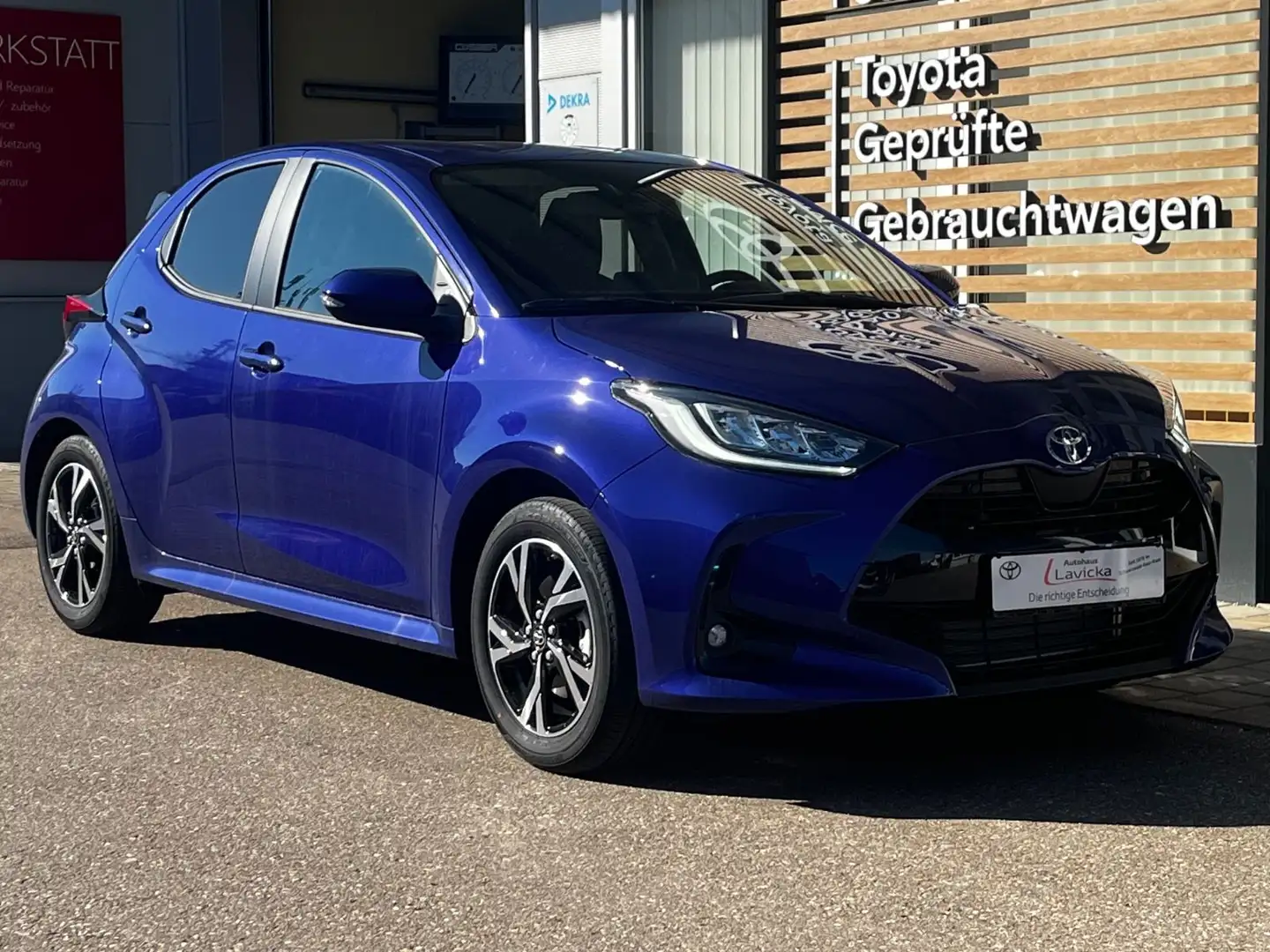 Toyota Yaris Hybrid Teamplayer Blau - 1