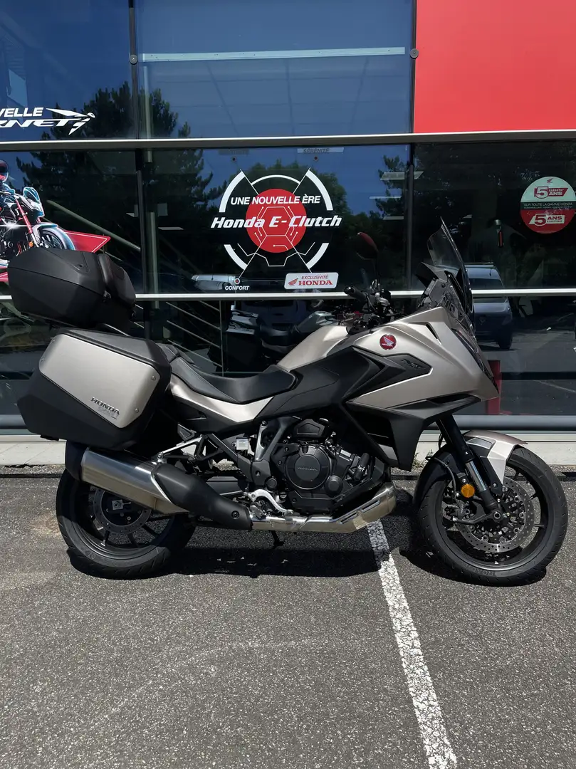 Honda NT 1100 Beige - 2