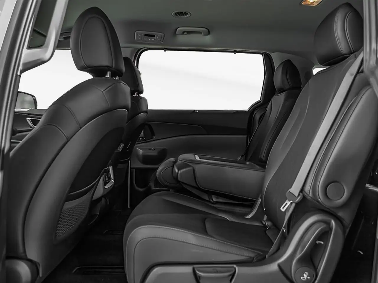 Kia Carnival снимка Kia Carnival