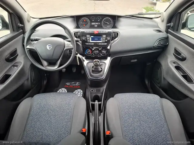 Lancia Ypsilon view 11