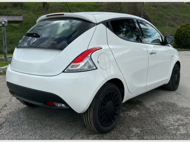 Lancia Ypsilon view 15