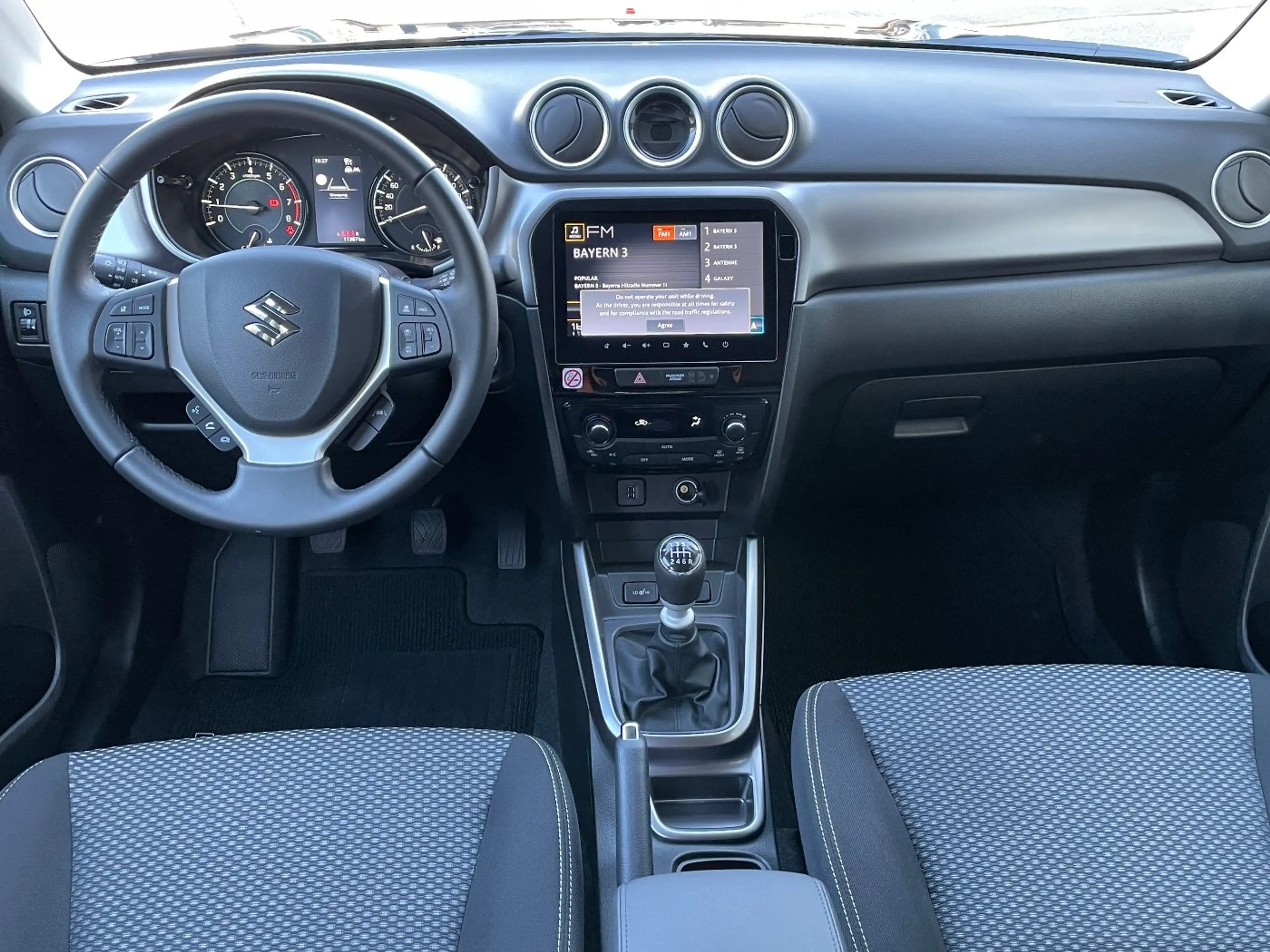 Suzuki Vitara Comfort Navi Kamera LED SHZ Alarm SHZ — photo 9