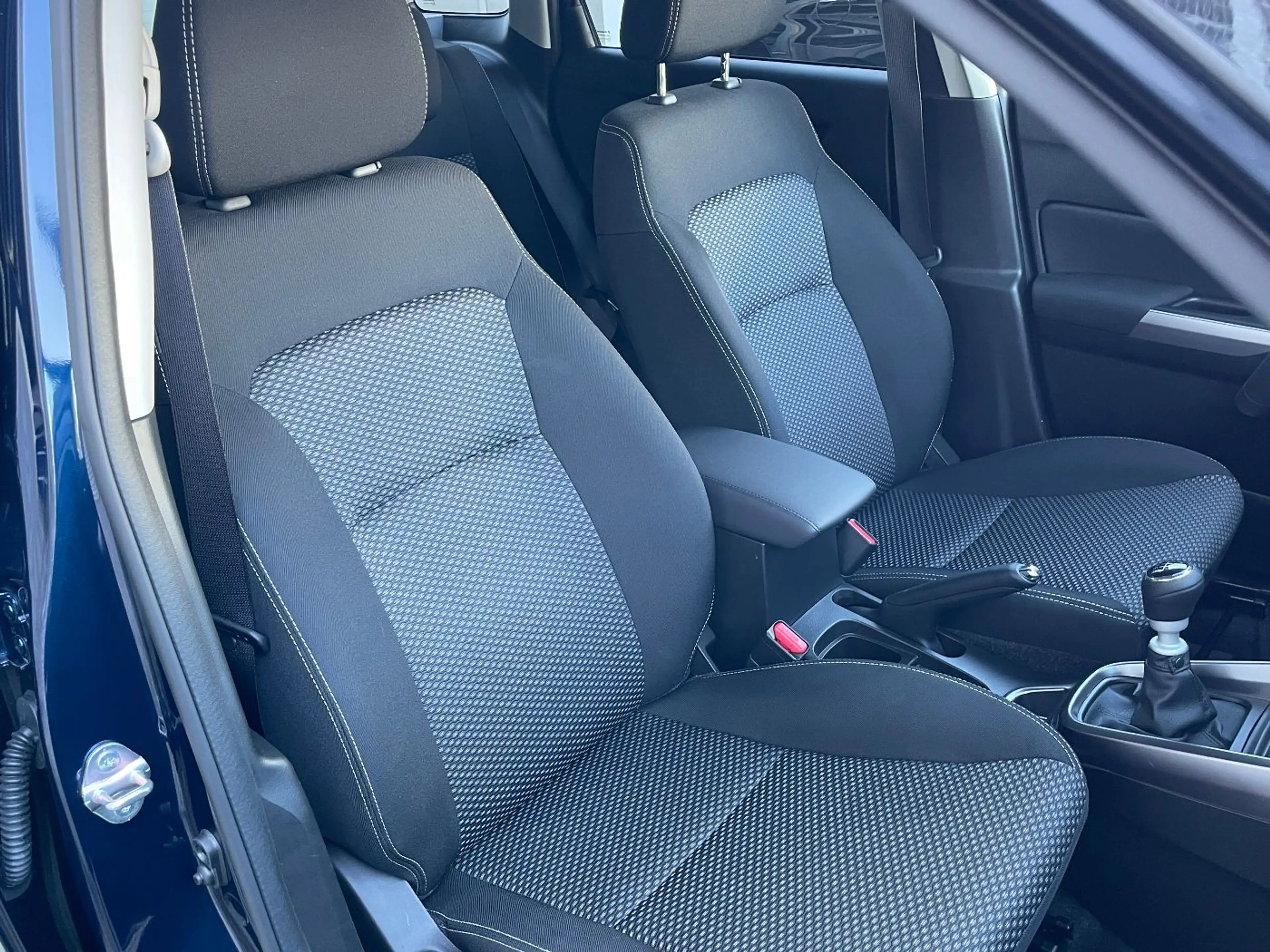 Suzuki Vitara Comfort Navi Kamera LED SHZ Alarm SHZ — photo 11