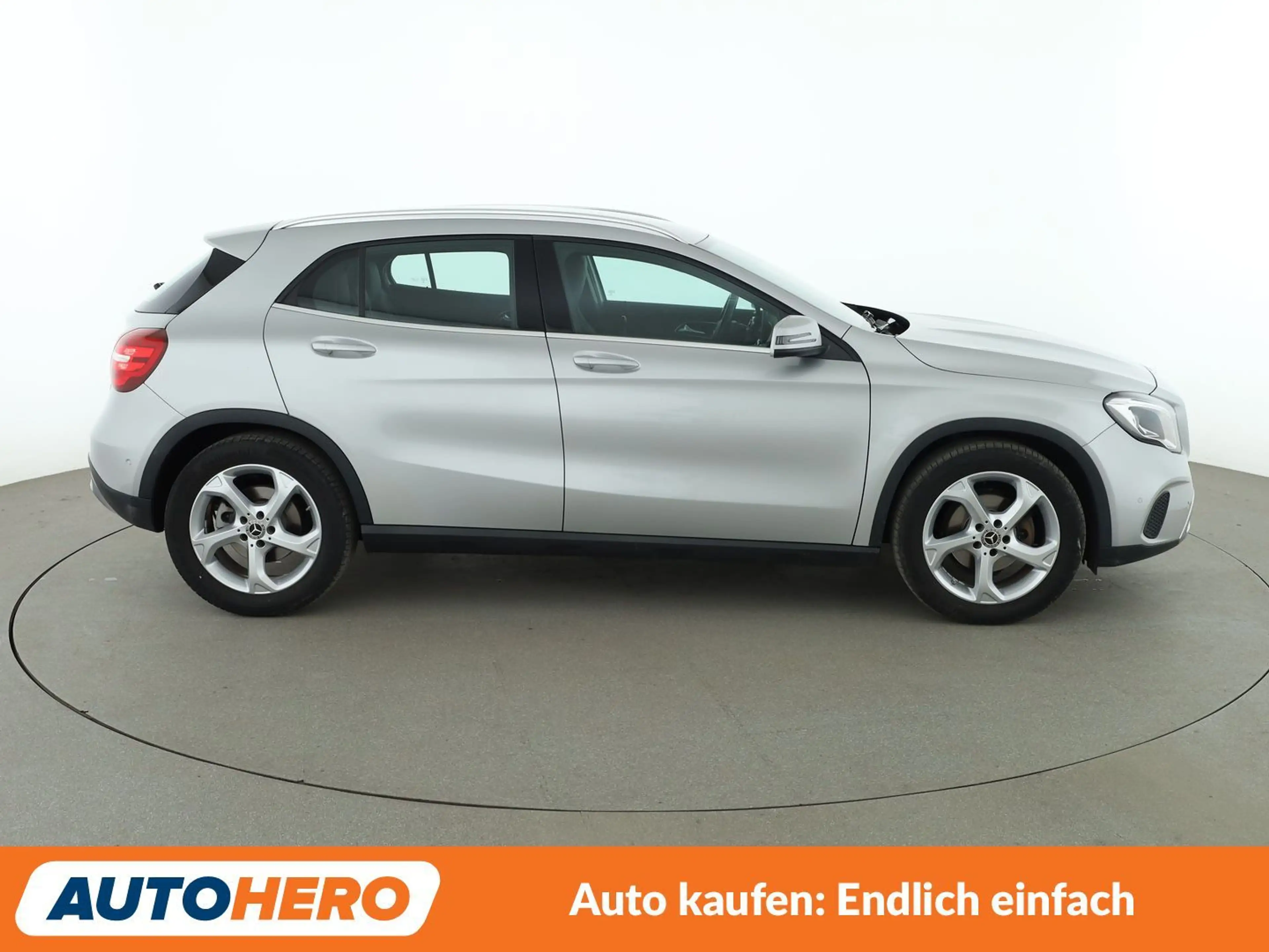 Mercedes-Benz GLA 180 GLA 180 Urban*NAVI*LED*TEMPO*PDC*SHZ* — photo 7