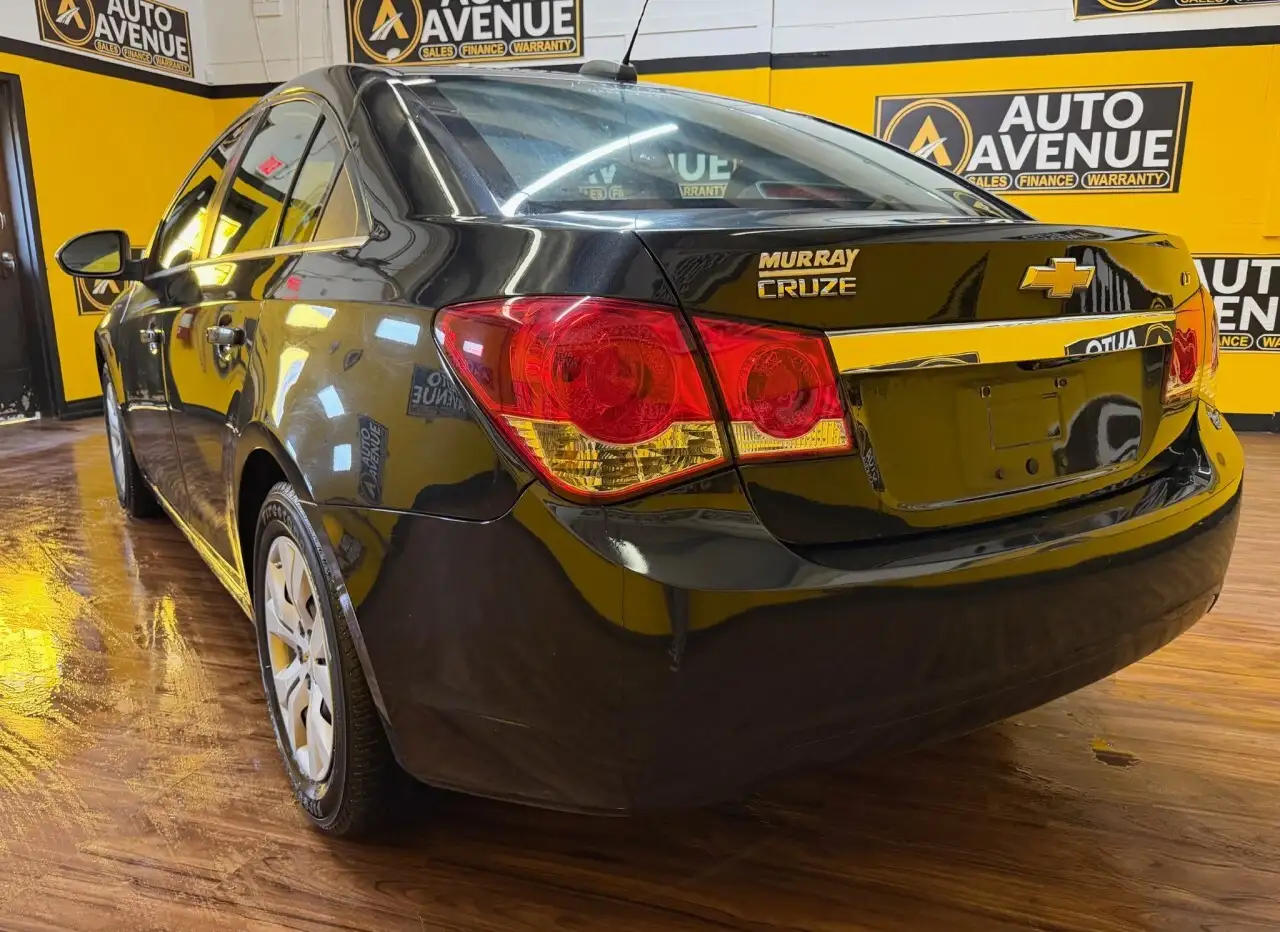 Chevrolet Cruze photo Chevrolet Cruze