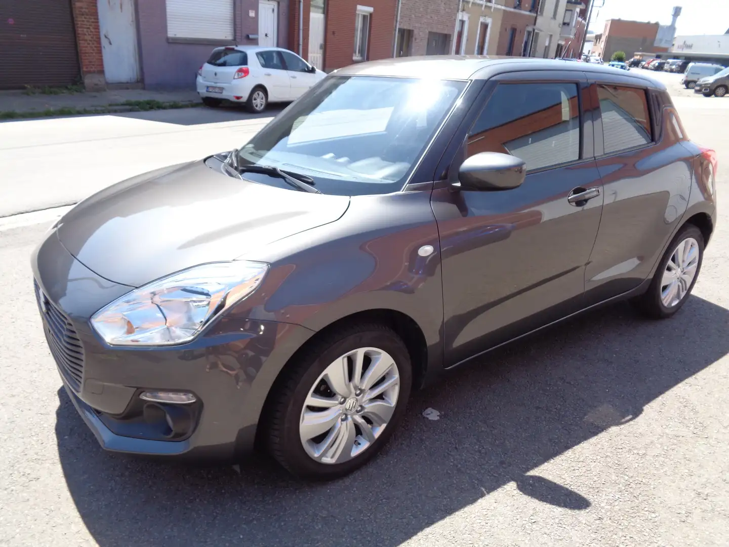 Suzuki Swift 1.2i GL+NAVI / CAMERA / TEL / GARANTIE 1 AN Gris - 2